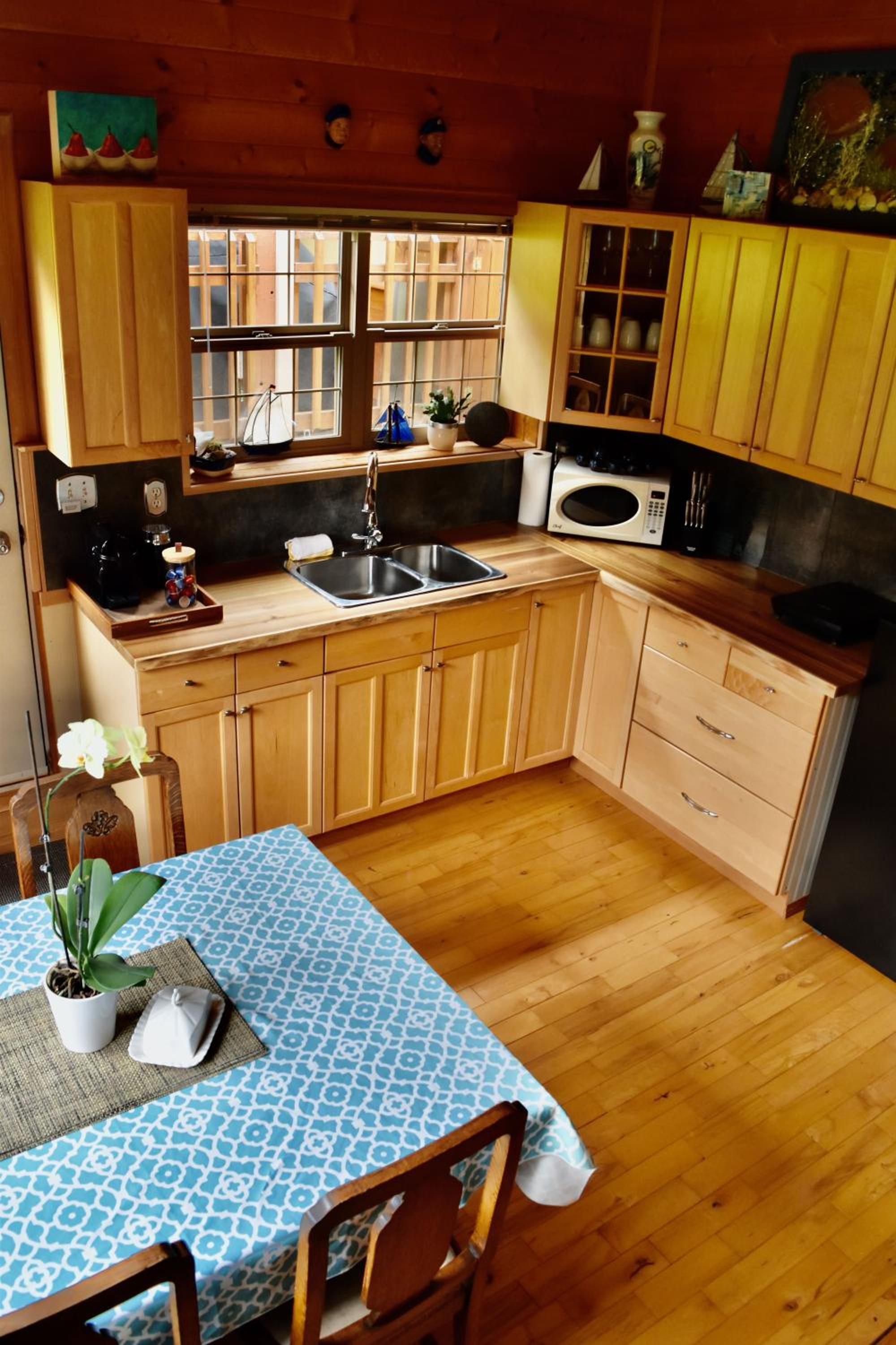 Sooke Vacations - Acre By the Sea Guest Suite - Property Image 1