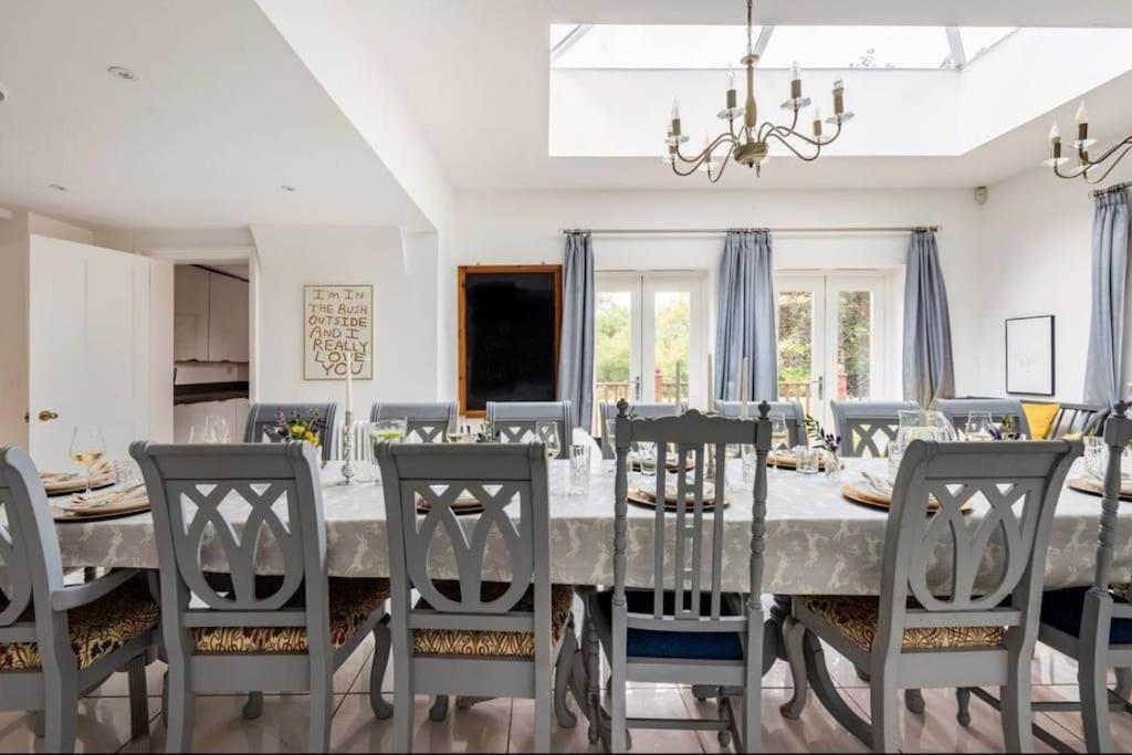 Cotswold Cheltenham, whole house with hot tub