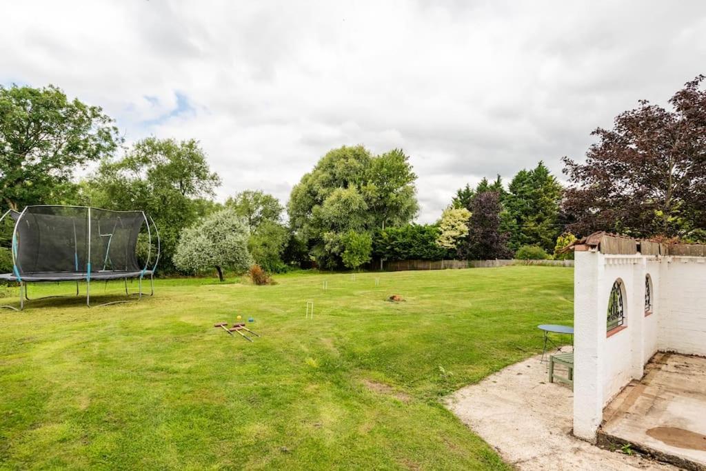 Cotswold Cheltenham, whole house with hot tub