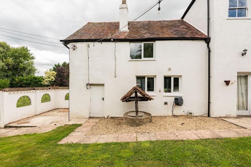 Cotswold Cheltenham, whole house with hot tub