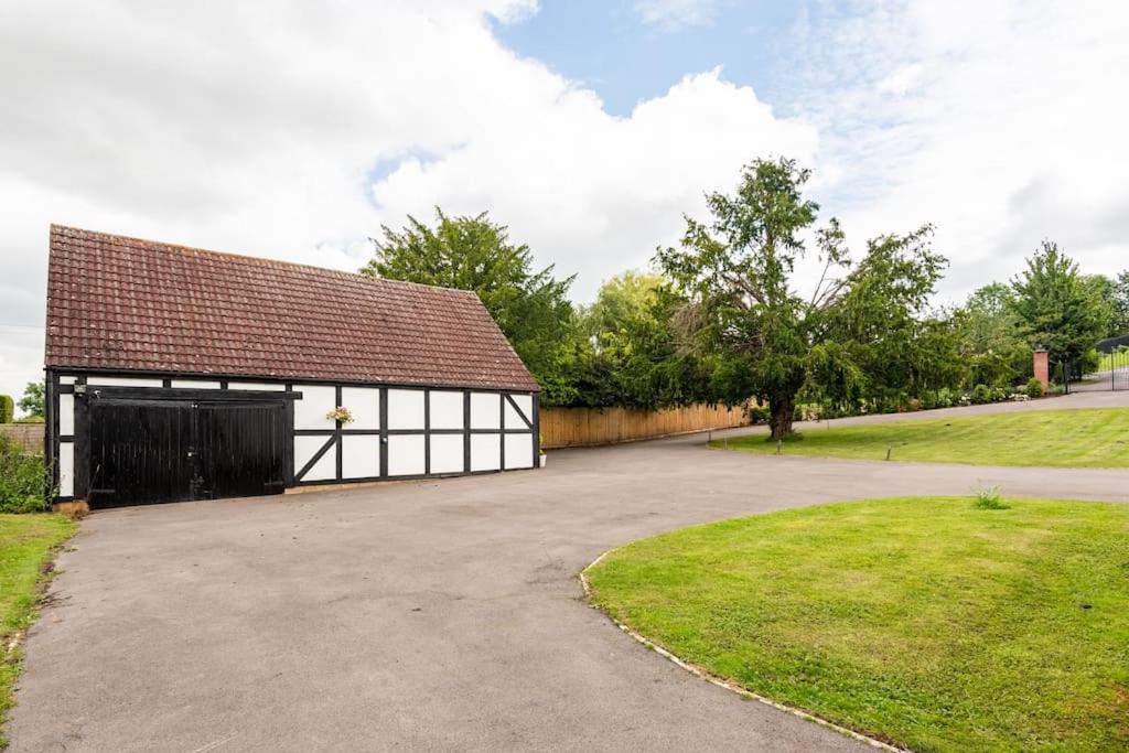 Cotswold Cheltenham, whole house with hot tub