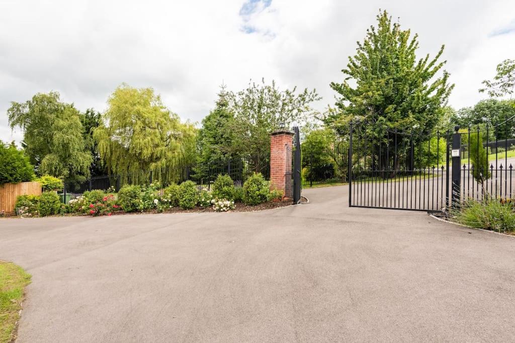Cotswold Cheltenham, whole house with hot tub