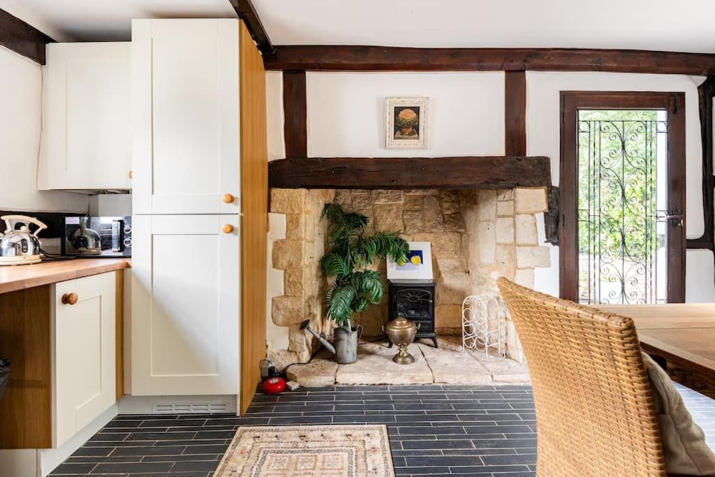 Cotswold Cheltenham, whole house with hot tub