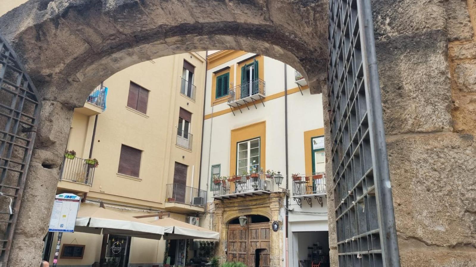 2 Sicilie Rooms and Suite in Centro view 2