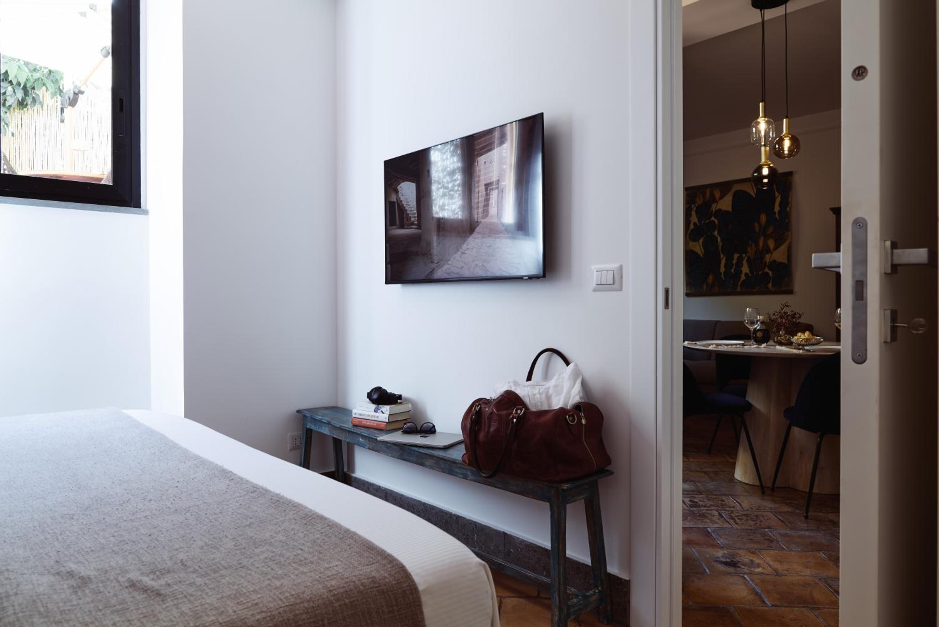 Domus Duca Claudius I Classy Vatican Apartment With Private Garden