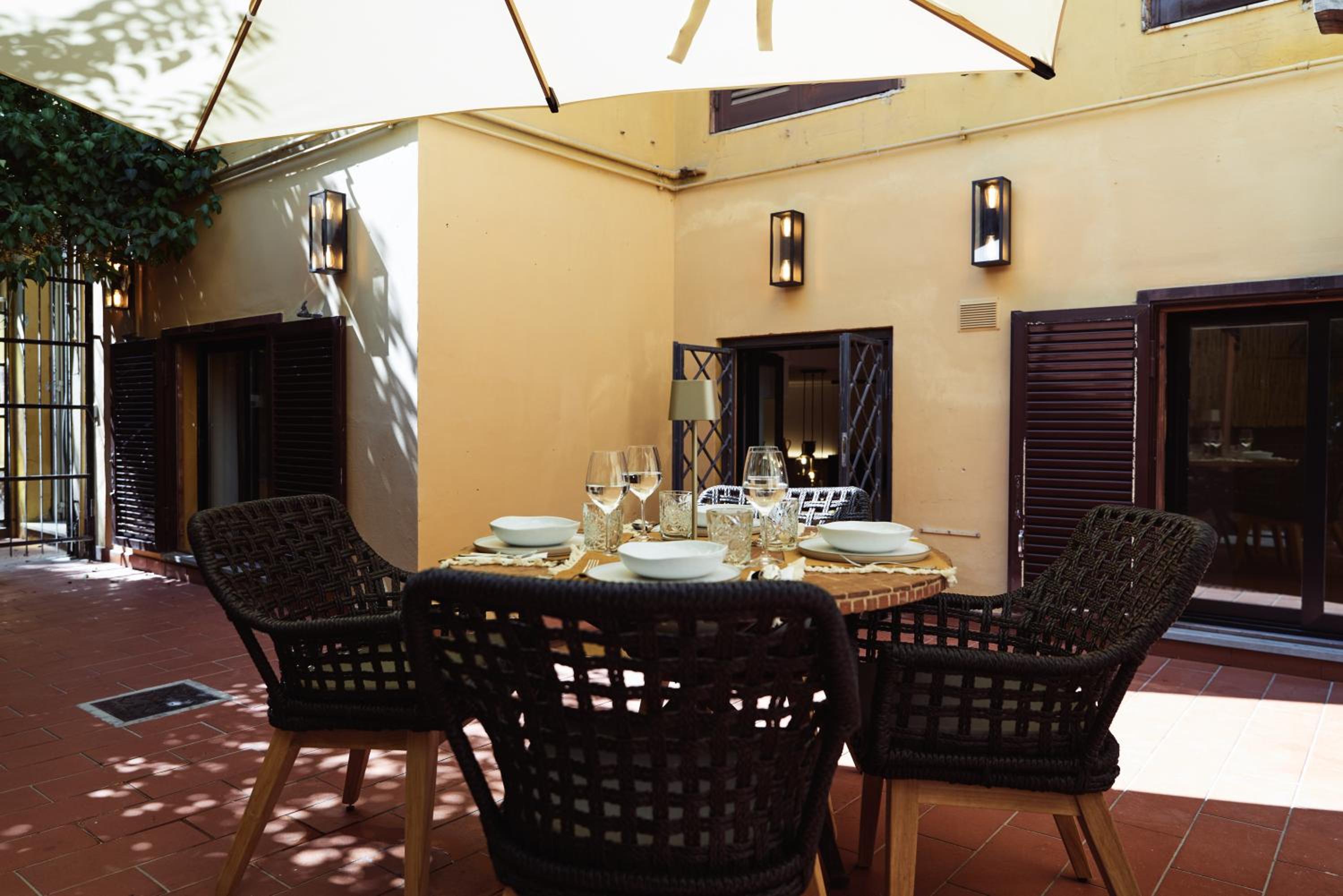 Domus Duca Claudius I Classy Vatican Apartment With Private Garden