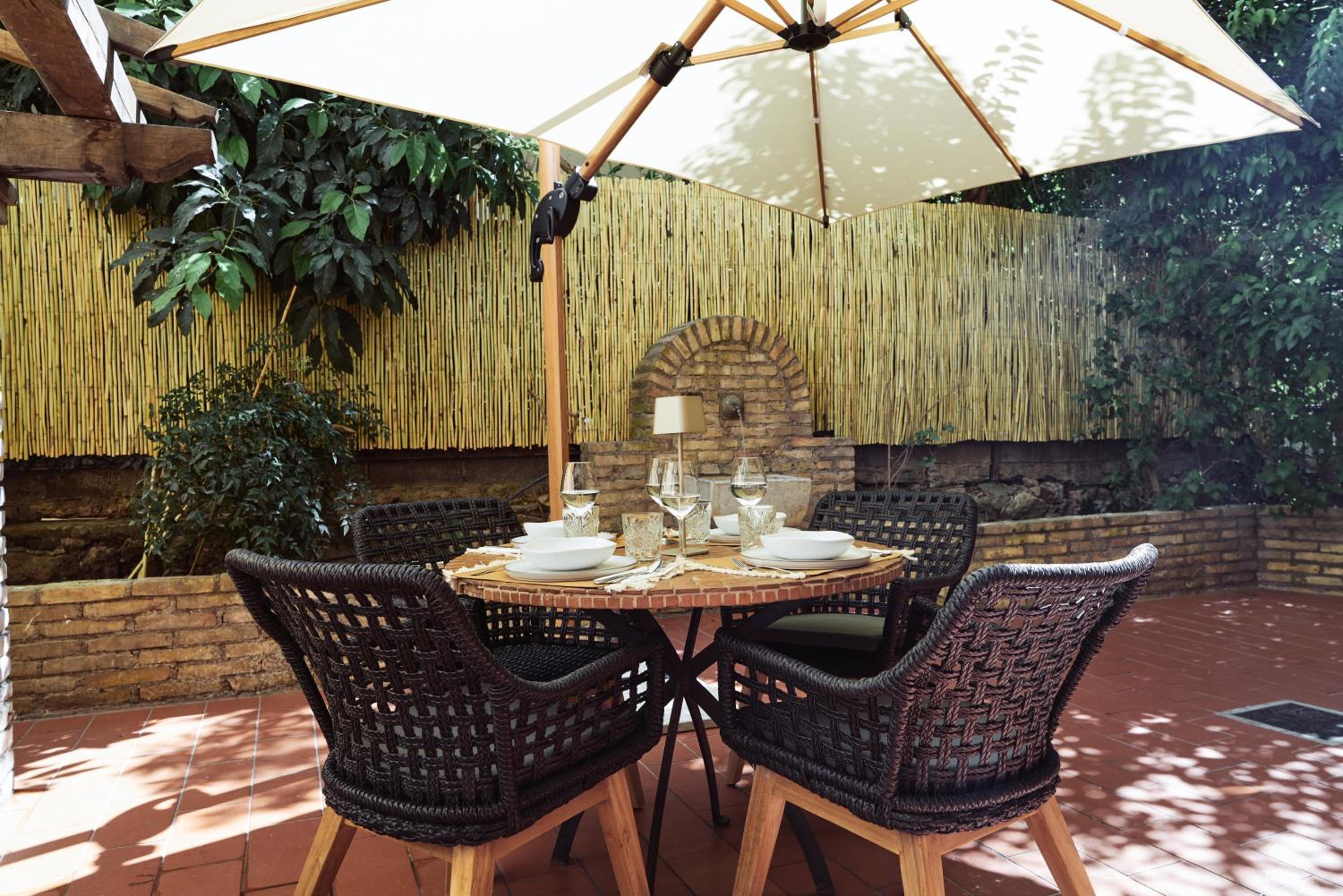 Domus Duca Claudius I Classy Vatican Apartment With Private Garden