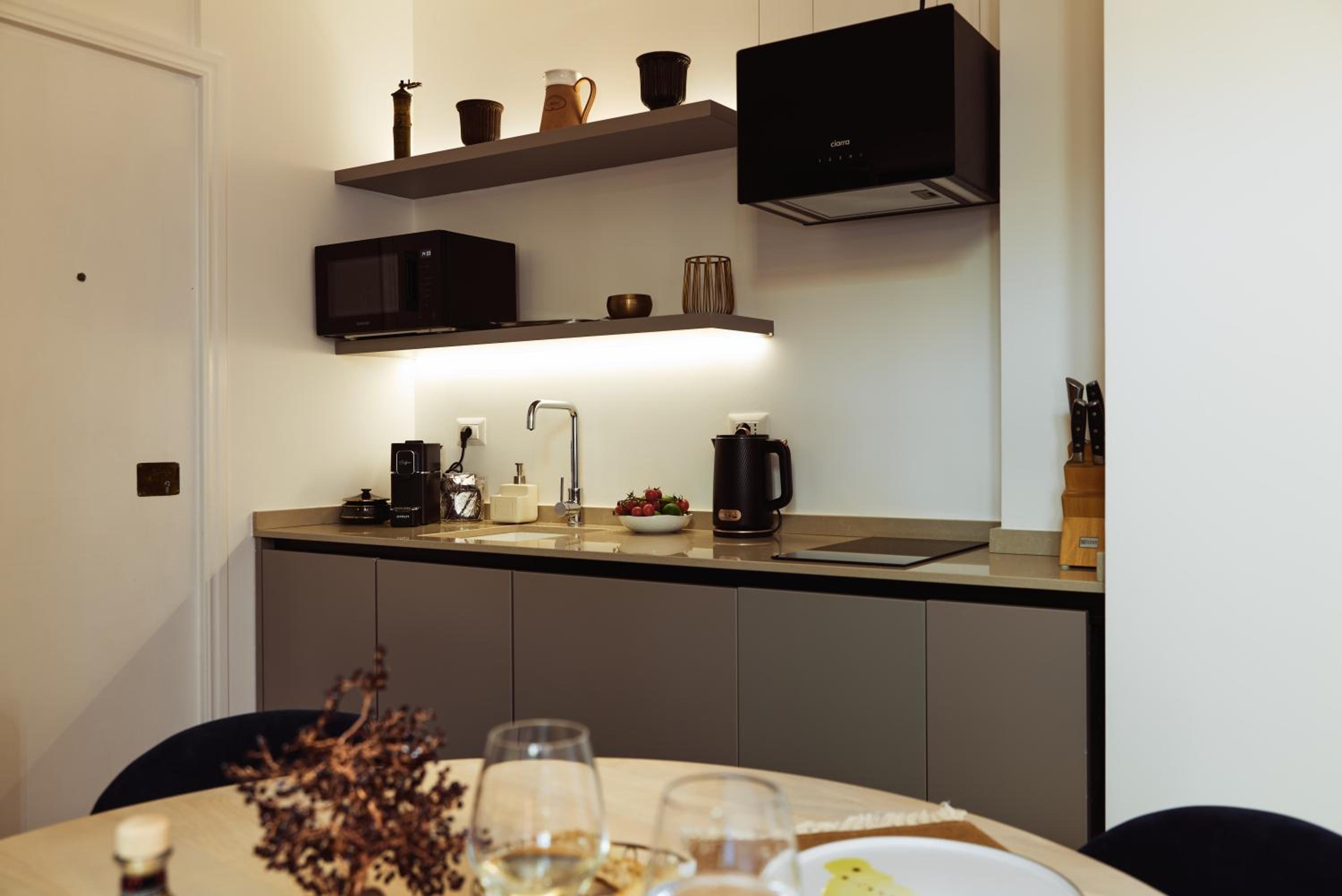 Domus Duca Claudius I Classy Vatican Apartment With Private Garden