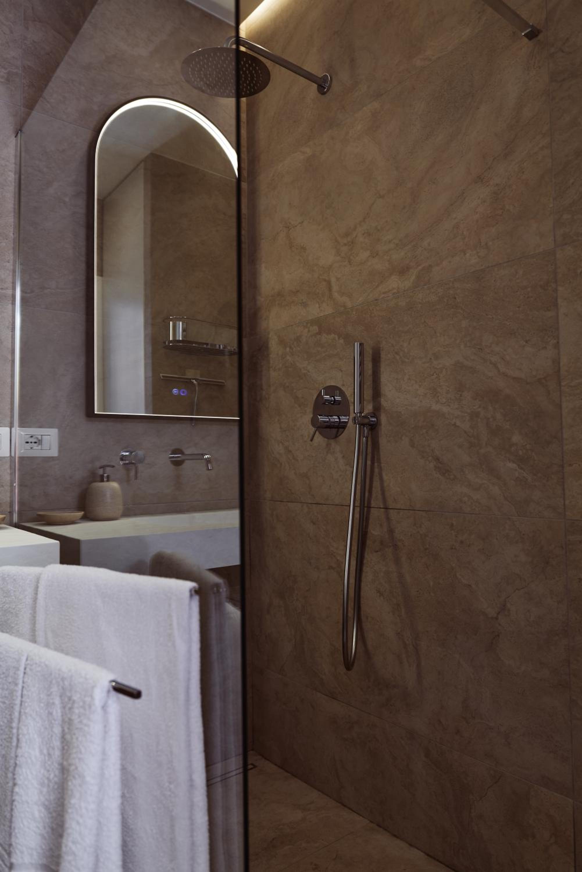 Domus Duca Claudius I Classy Vatican Apartment With Private Garden
