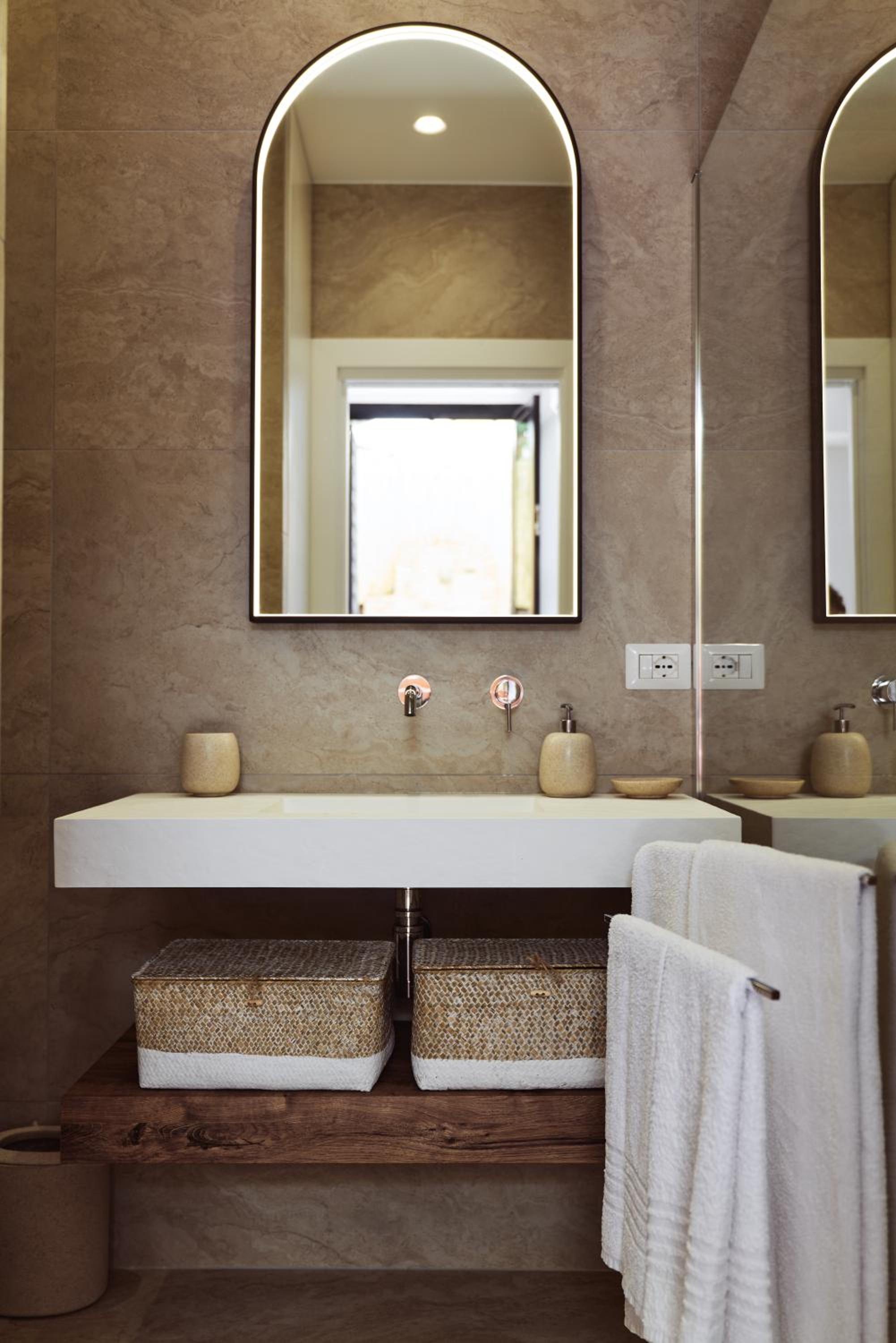 Domus Duca Claudius I Classy Vatican Apartment With Private Garden