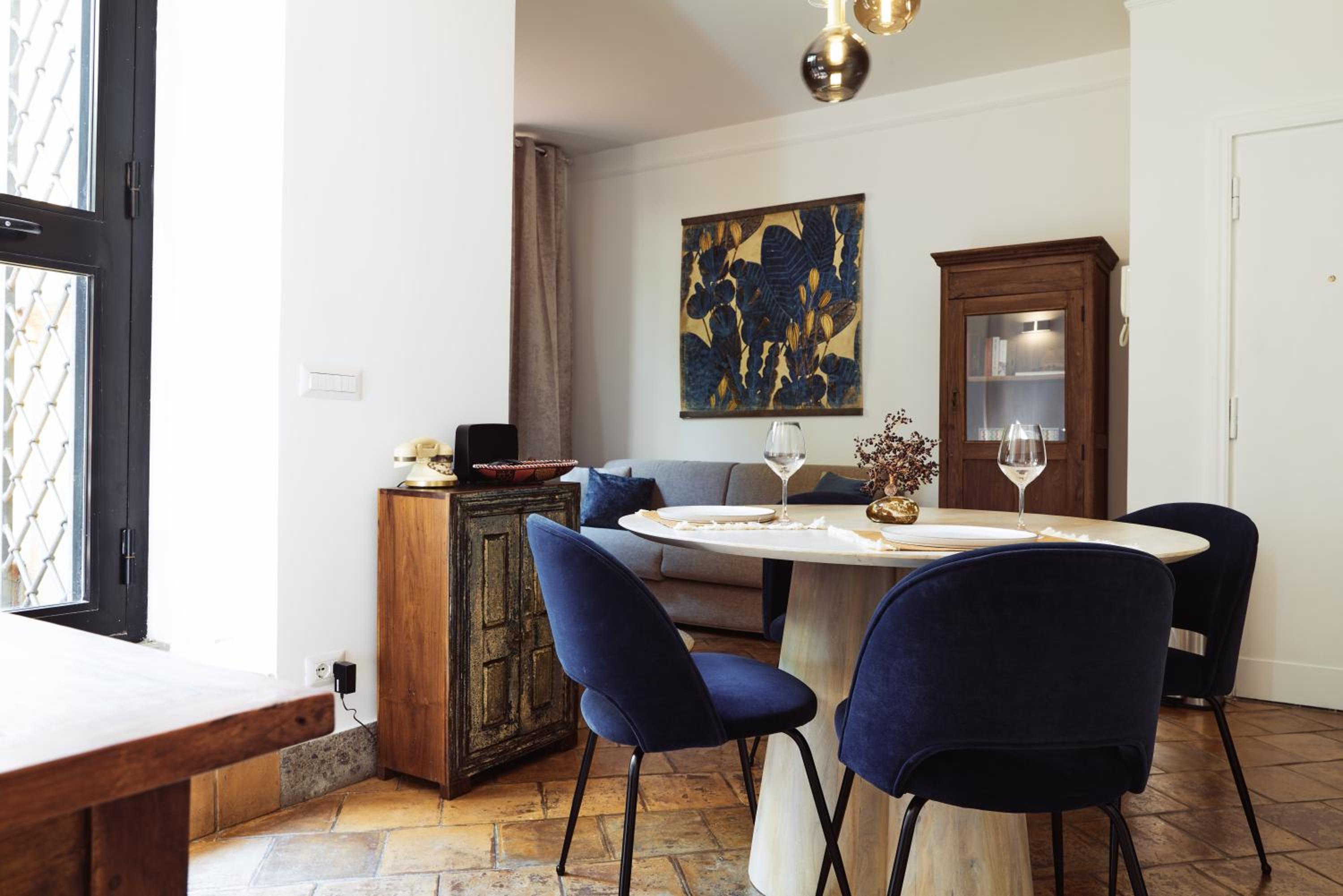 Domus Duca Claudius I Classy Vatican Apartment With Private Garden