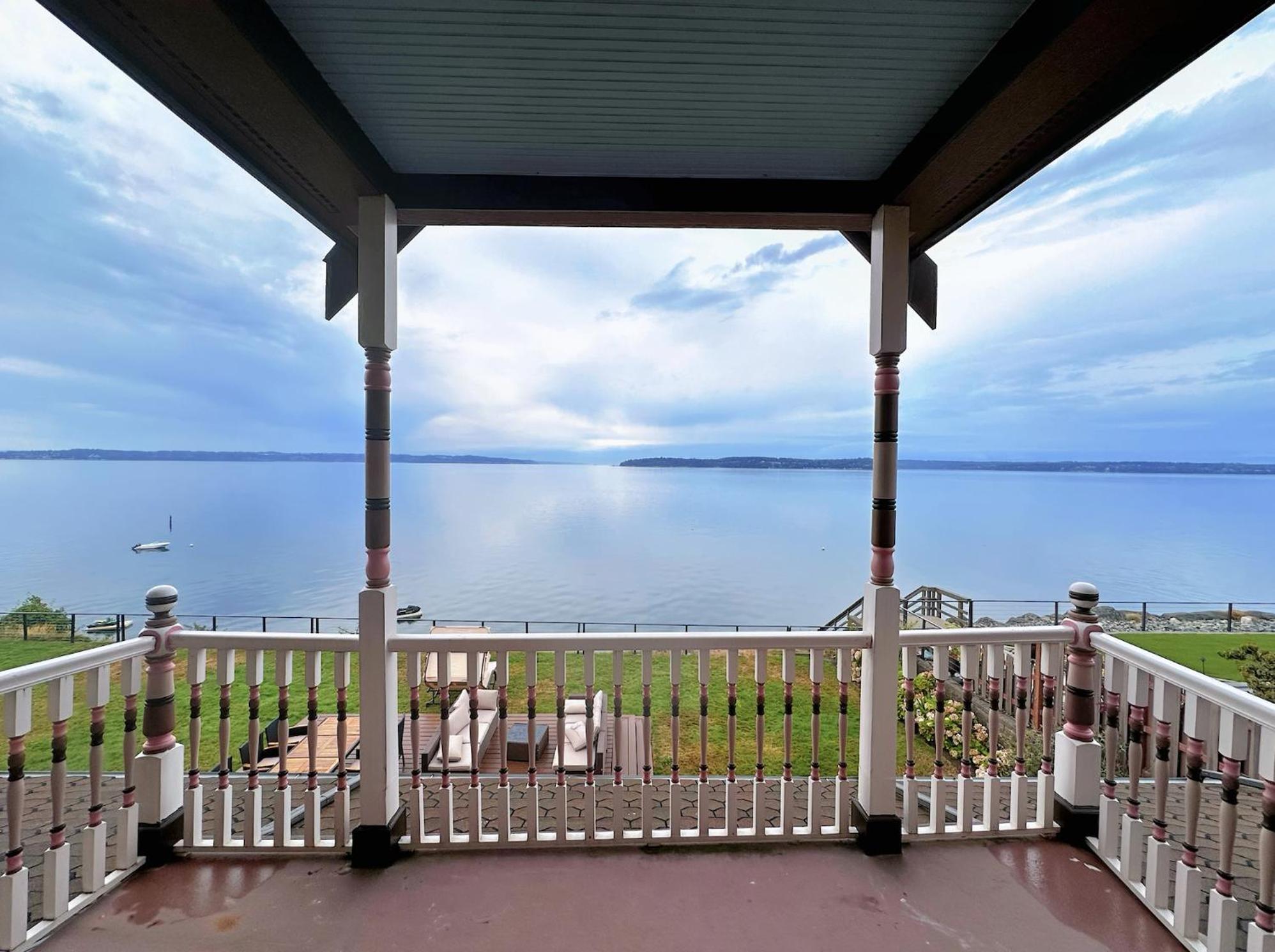 Luxury Bayfront Oasis with Private Beach Access, Near Tulalip Casino and Outlets!, photo 12