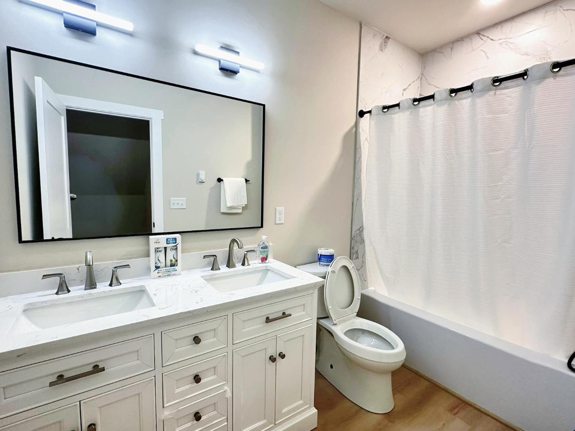Luxury Bayfront Oasis with Private Beach Access, Near Tulalip Casino and Outlets!, photo 38