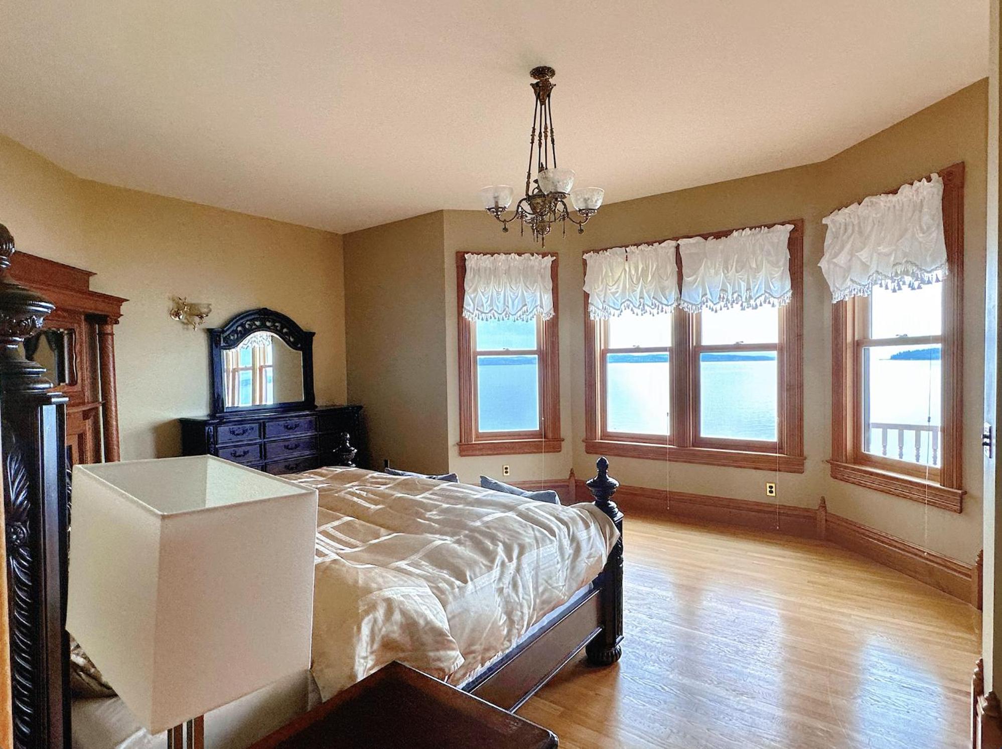 Luxury Bayfront Oasis with Private Beach Access, Near Tulalip Casino and Outlets!, photo 39