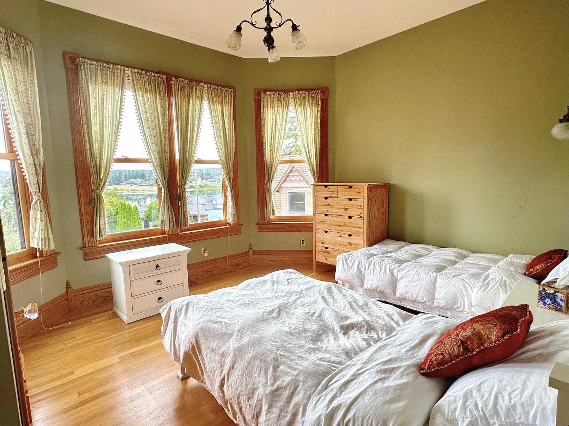 Luxury Bayfront Oasis with Private Beach Access, Near Tulalip Casino and Outlets!, photo 25