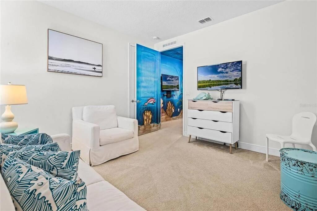 Themed Slides, Game, pool Home Near Disney