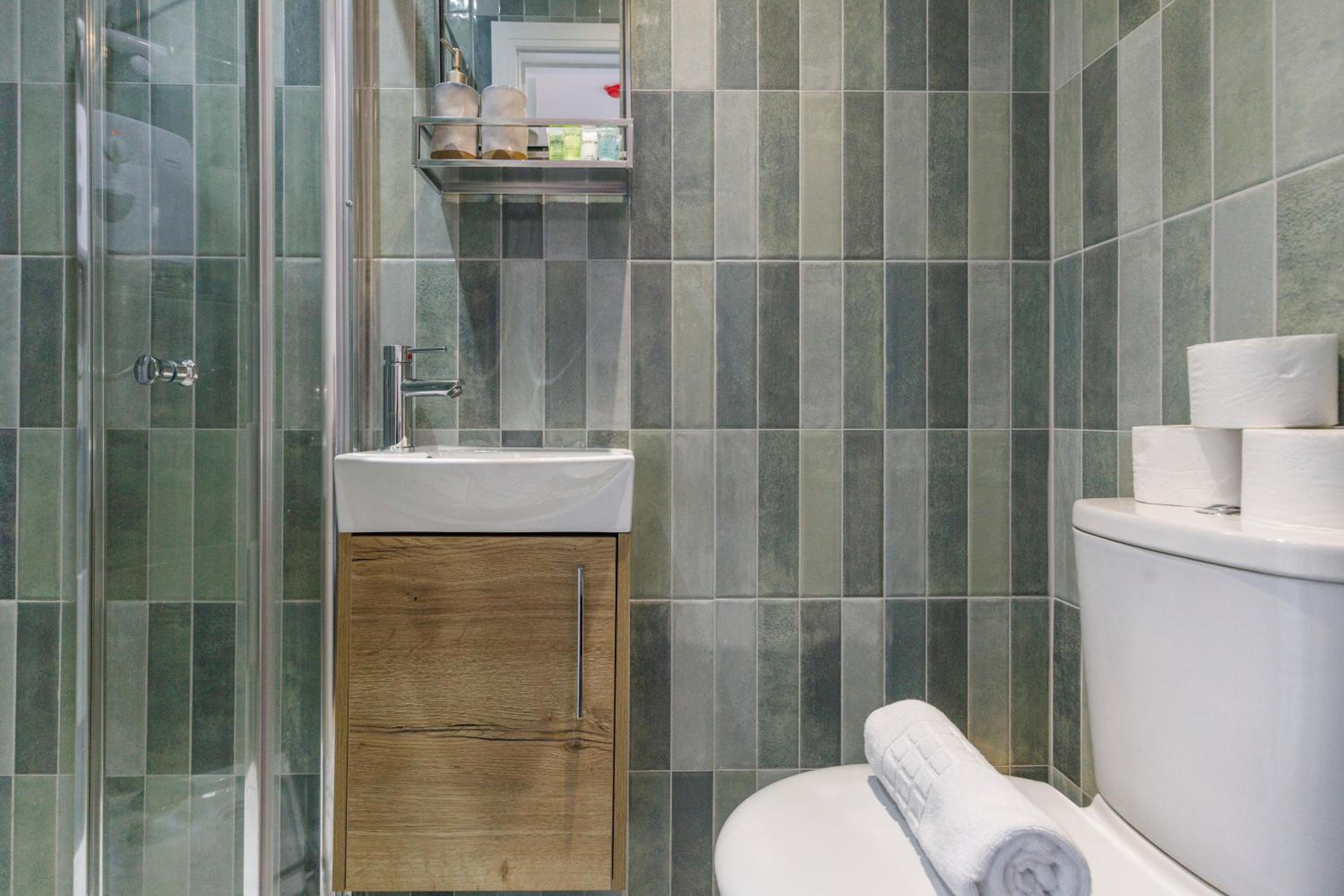 Cityscape Oasis Chic Studio for Urban Dwellers