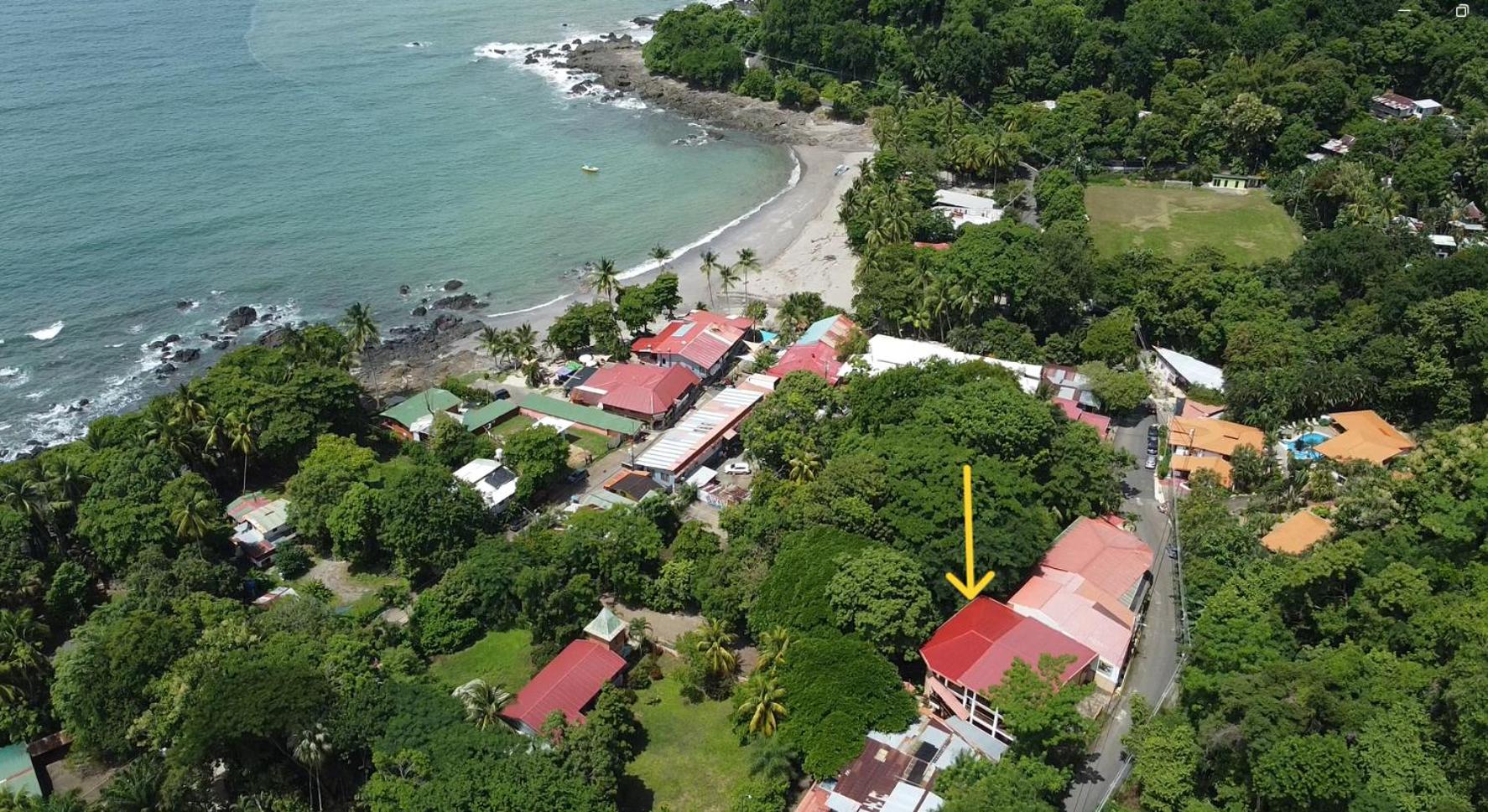 Tajalin Hostel - Montezuma Beach, Central location!