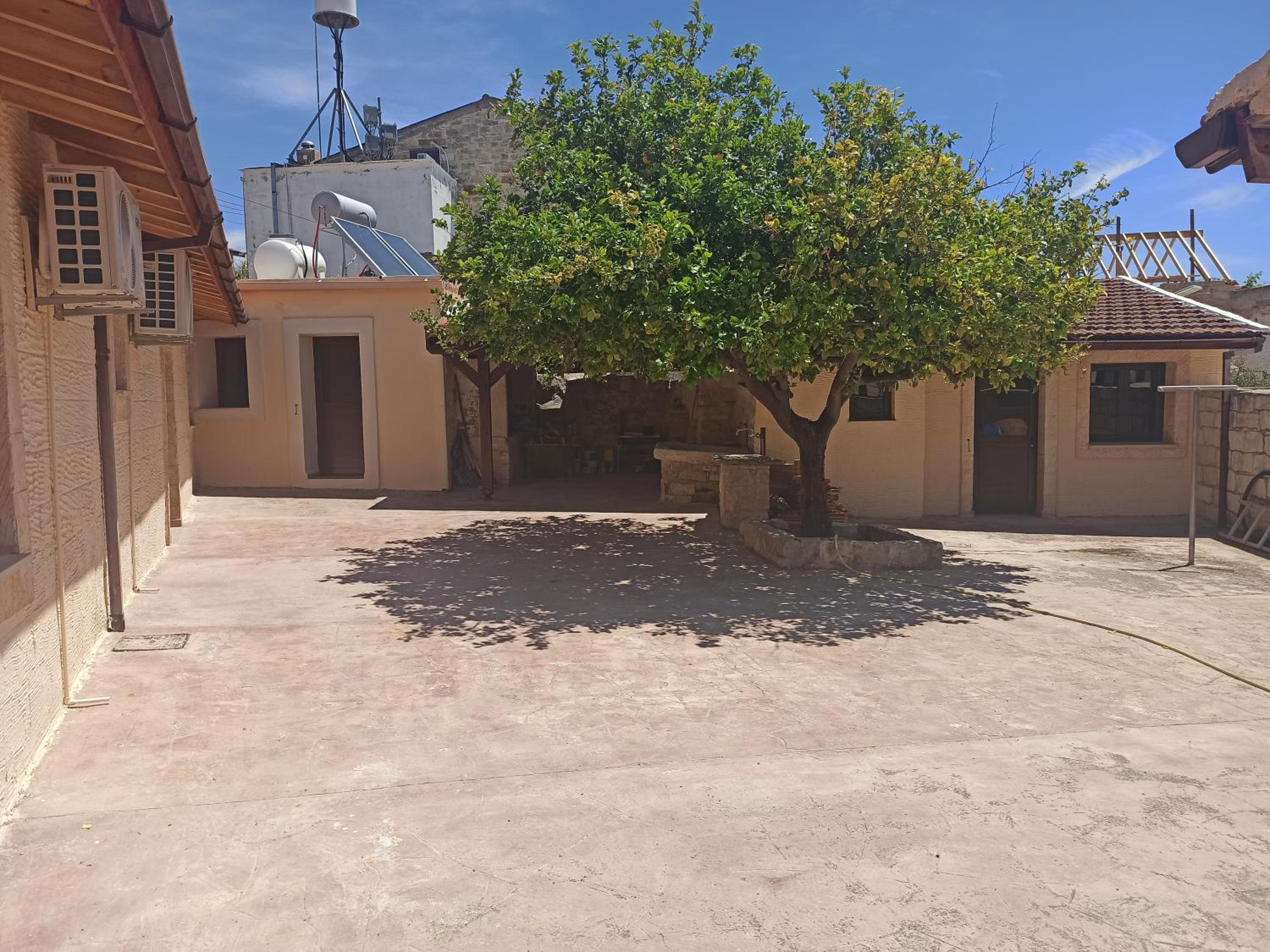 Cottage in Anogyra