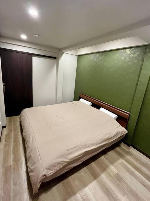 5 mins walk from Tengachaya stay Close to Namba