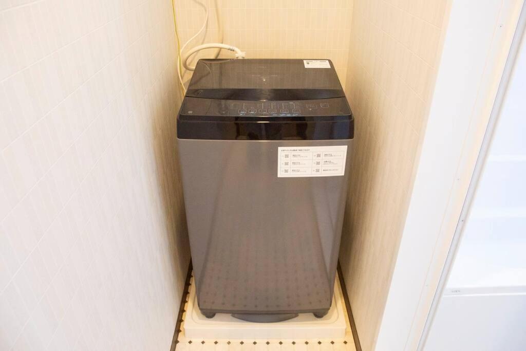 5 mins walk from Tengachaya stay Close to Namba