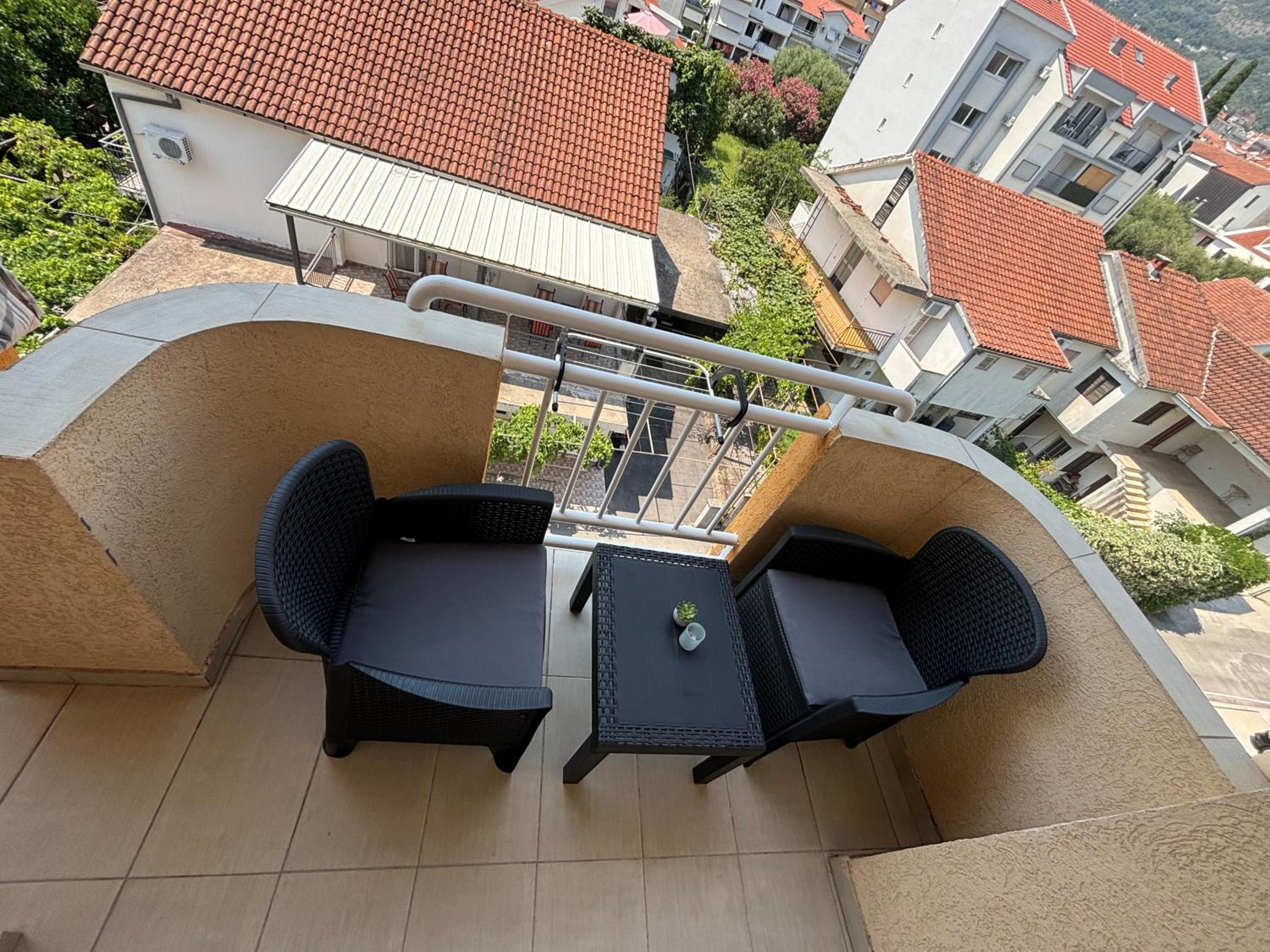 Apartment Saint Tropez Budva, Privatna garaža view 2