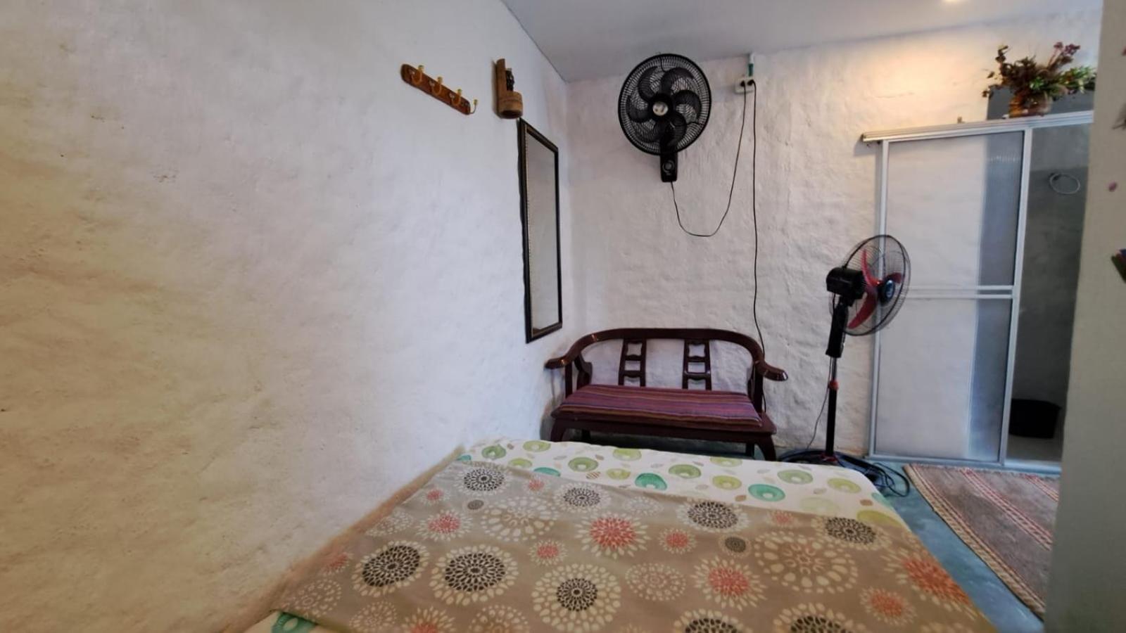 Hostal ROLLED