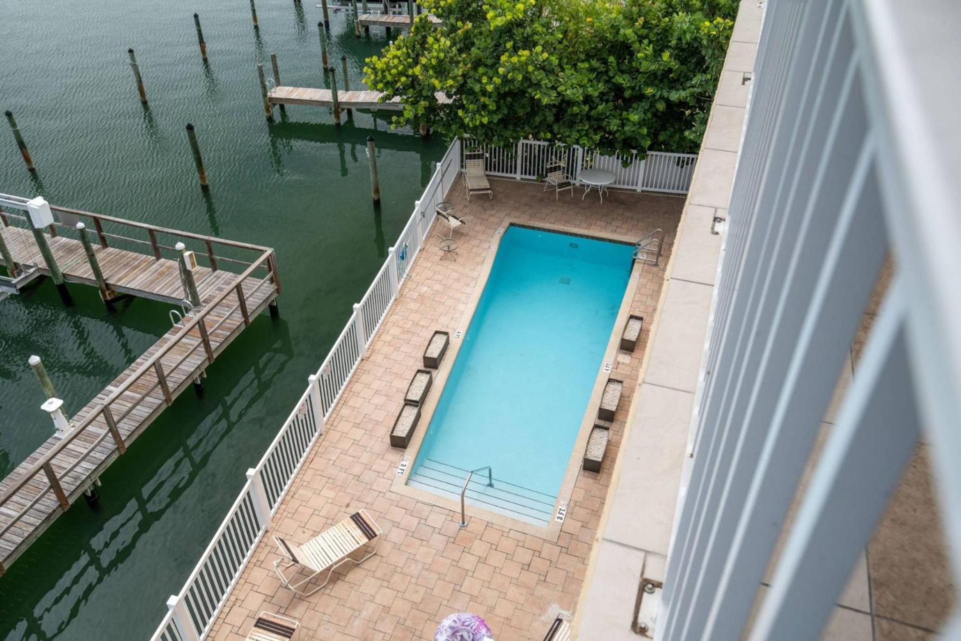 404 Bay Harbor