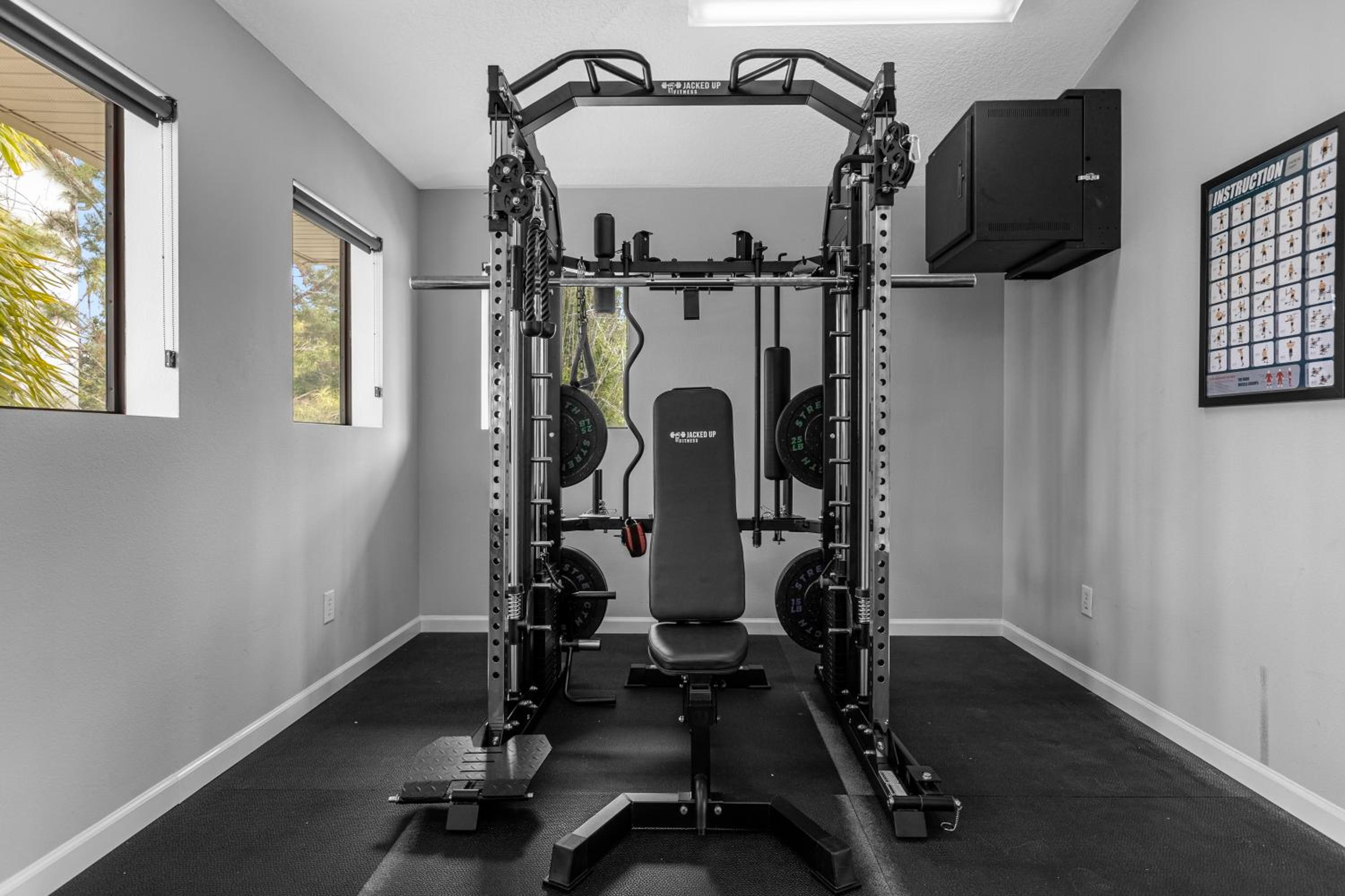 4BR Disney Family Townhouse Resort in Orlando - with Resort Pool, Gym, Games, & Jacuzzi