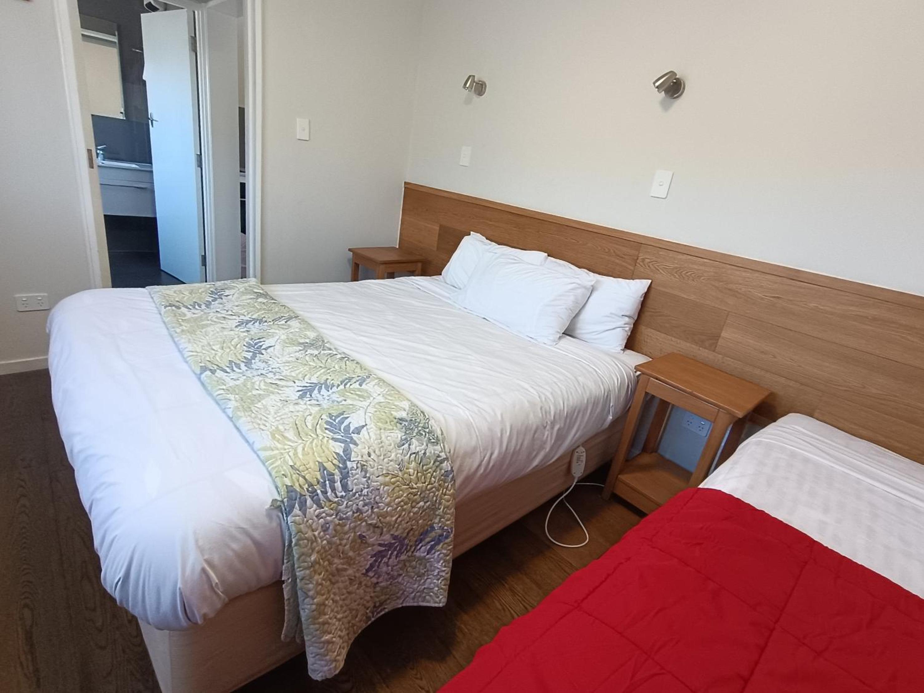Bayfield Motel and Apartment