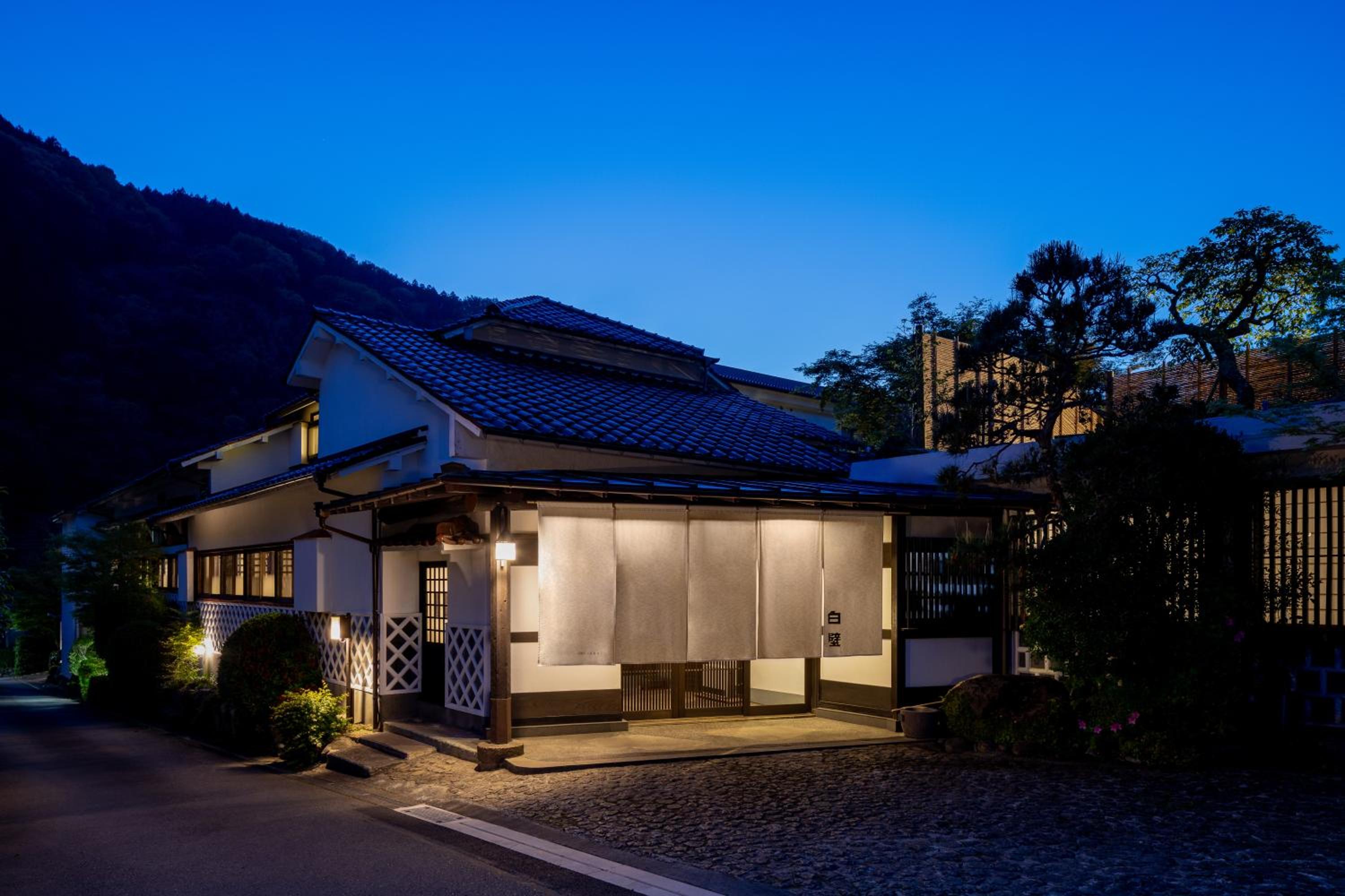 Shirakabe