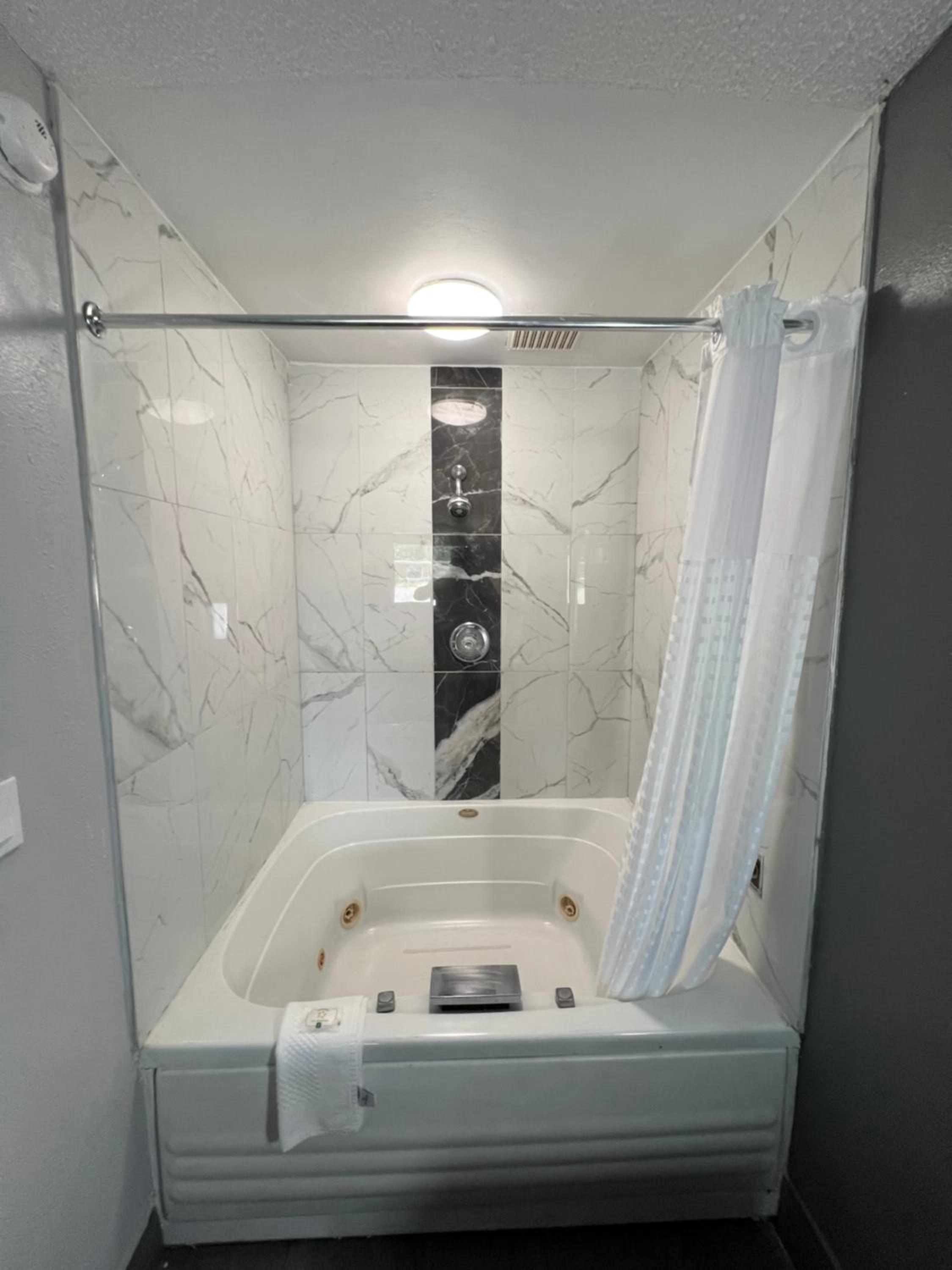 Kinder Vacations - Quality Inn - Property Image 5