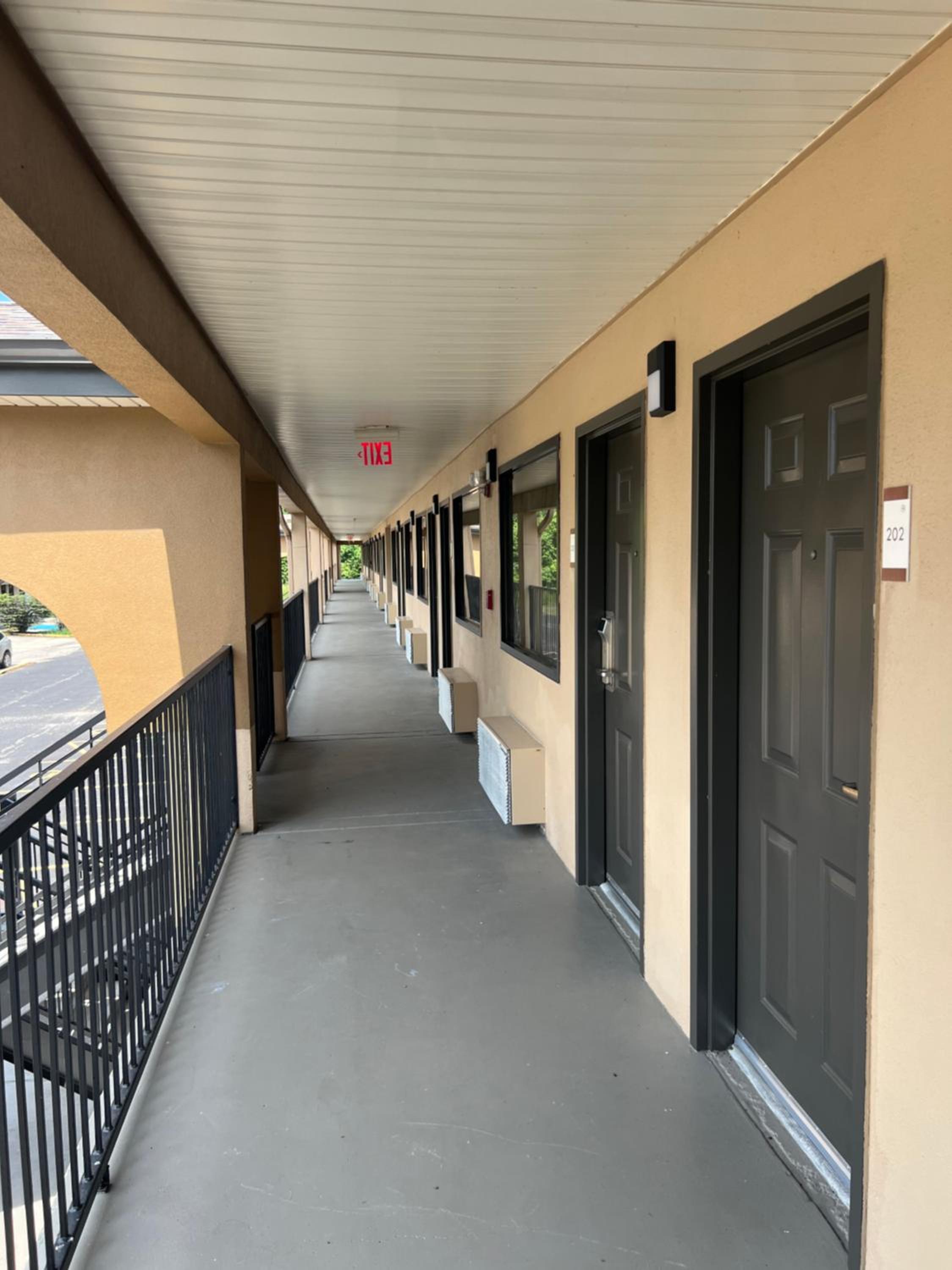 Kinder Vacations - Quality Inn - Property Image 2