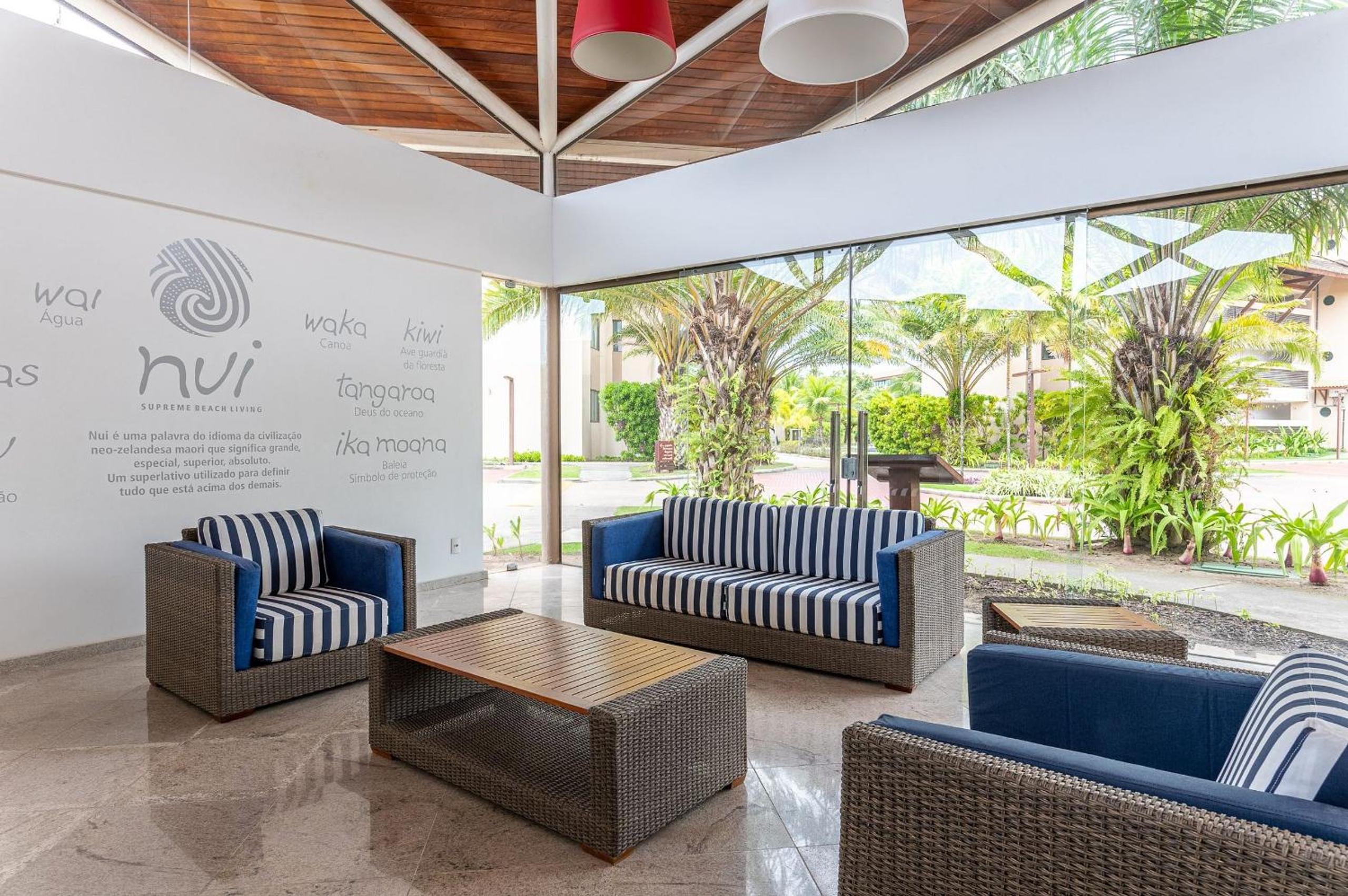 Nui Supreme Beach Living Muro Alto por Brevelar