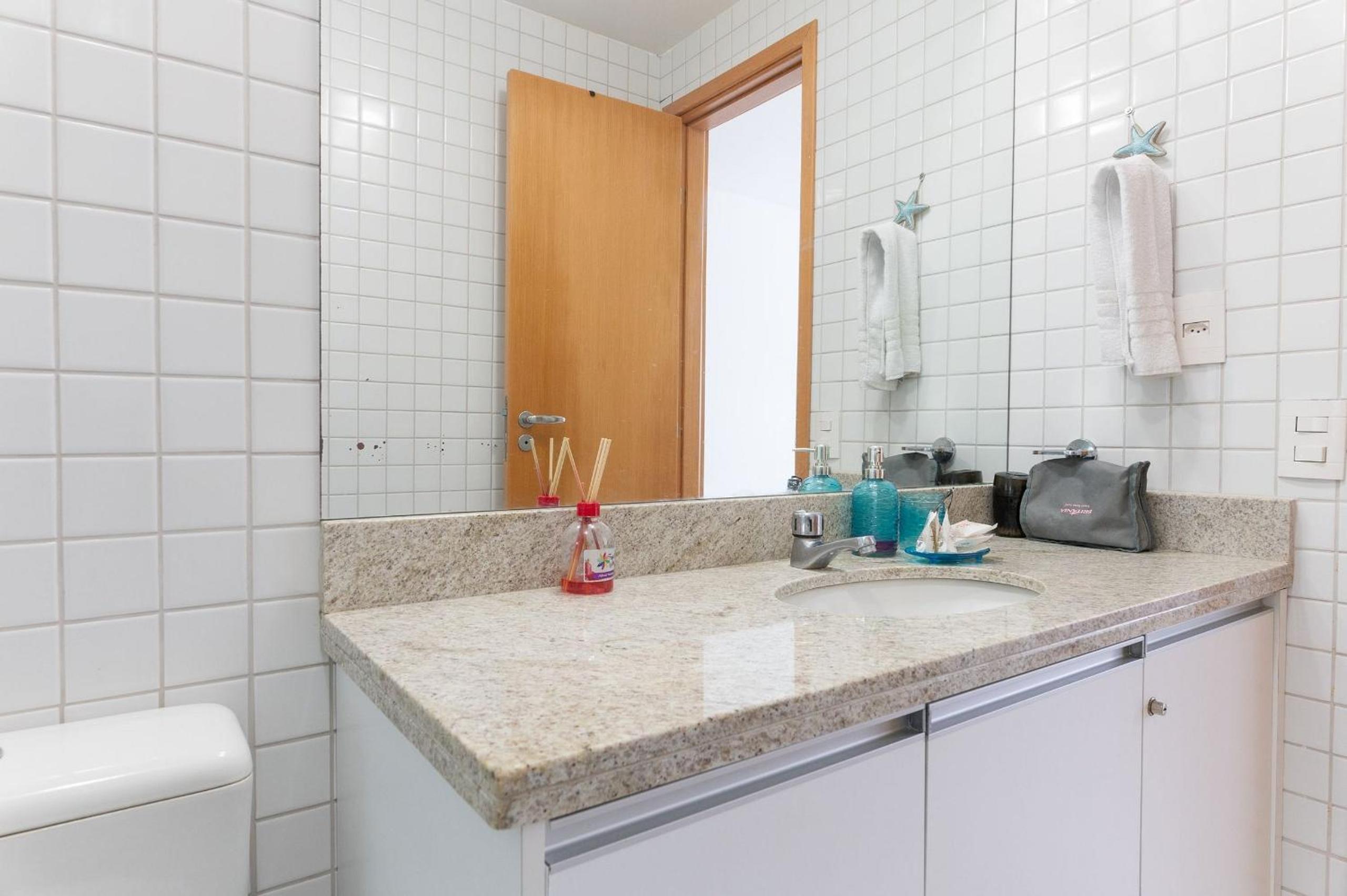 Nui Supreme Beach Living Muro Alto por Brevelar