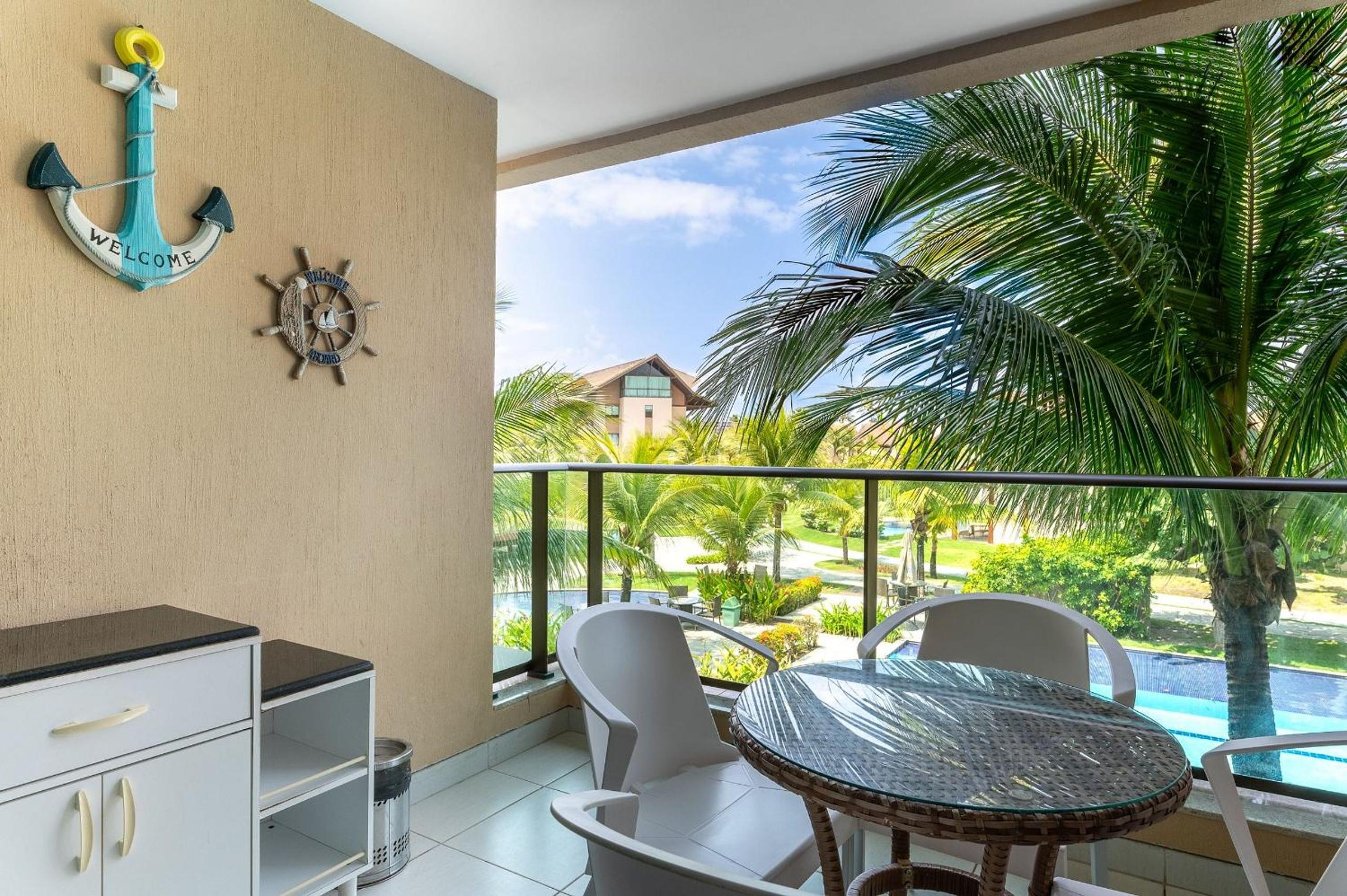 Nui Supreme Beach Living Muro Alto por Brevelar