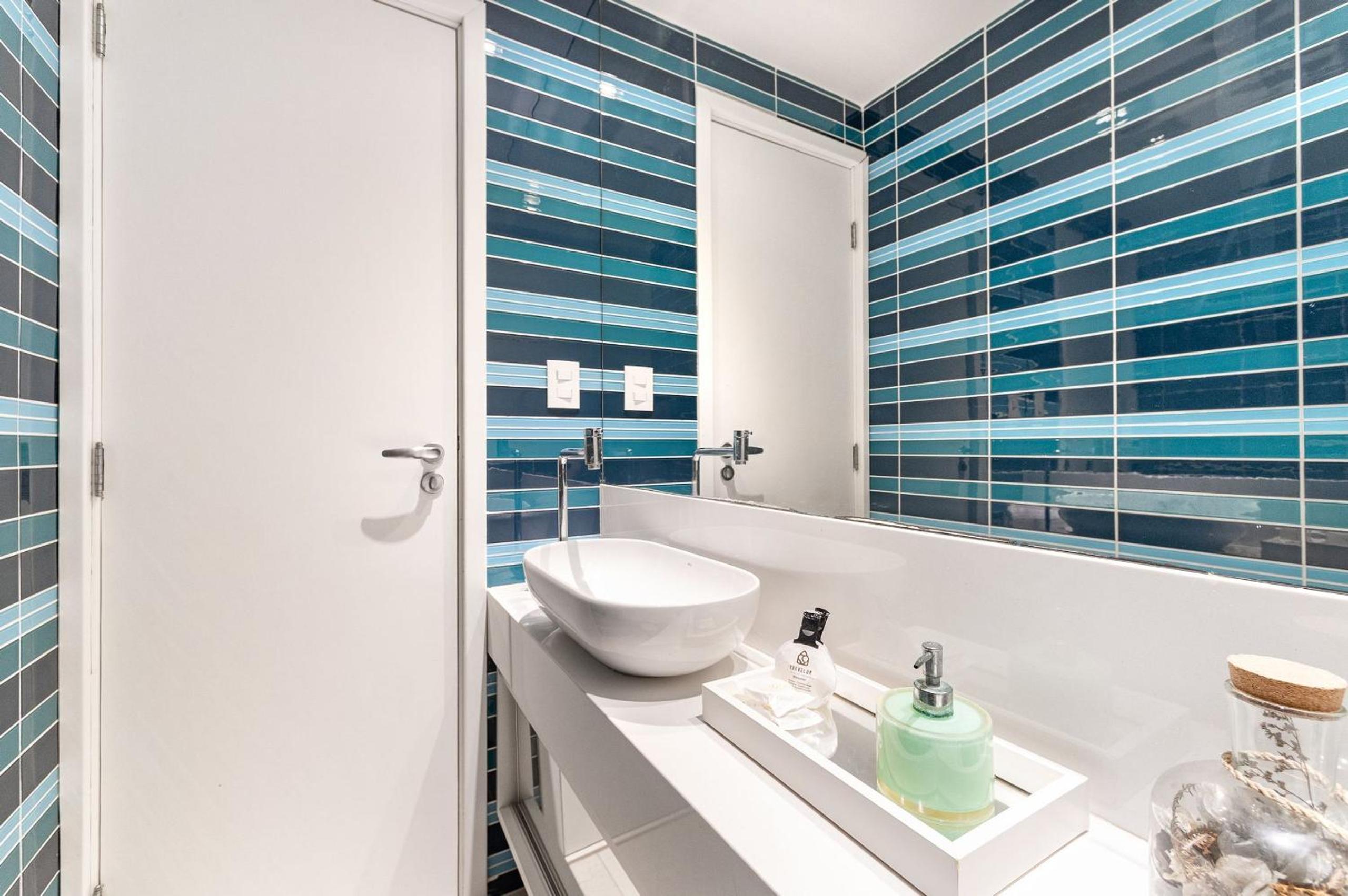Nui Supreme Beach Living Muro Alto por Brevelar
