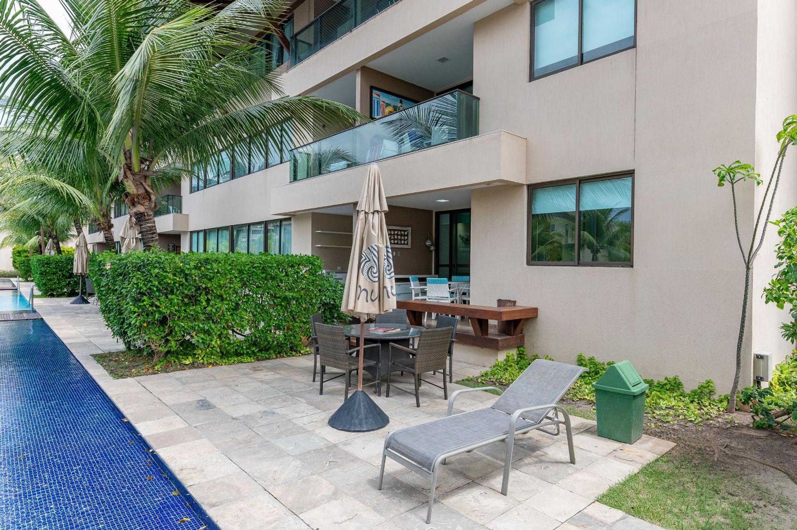Nui Supreme Beach Living Muro Alto por Brevelar