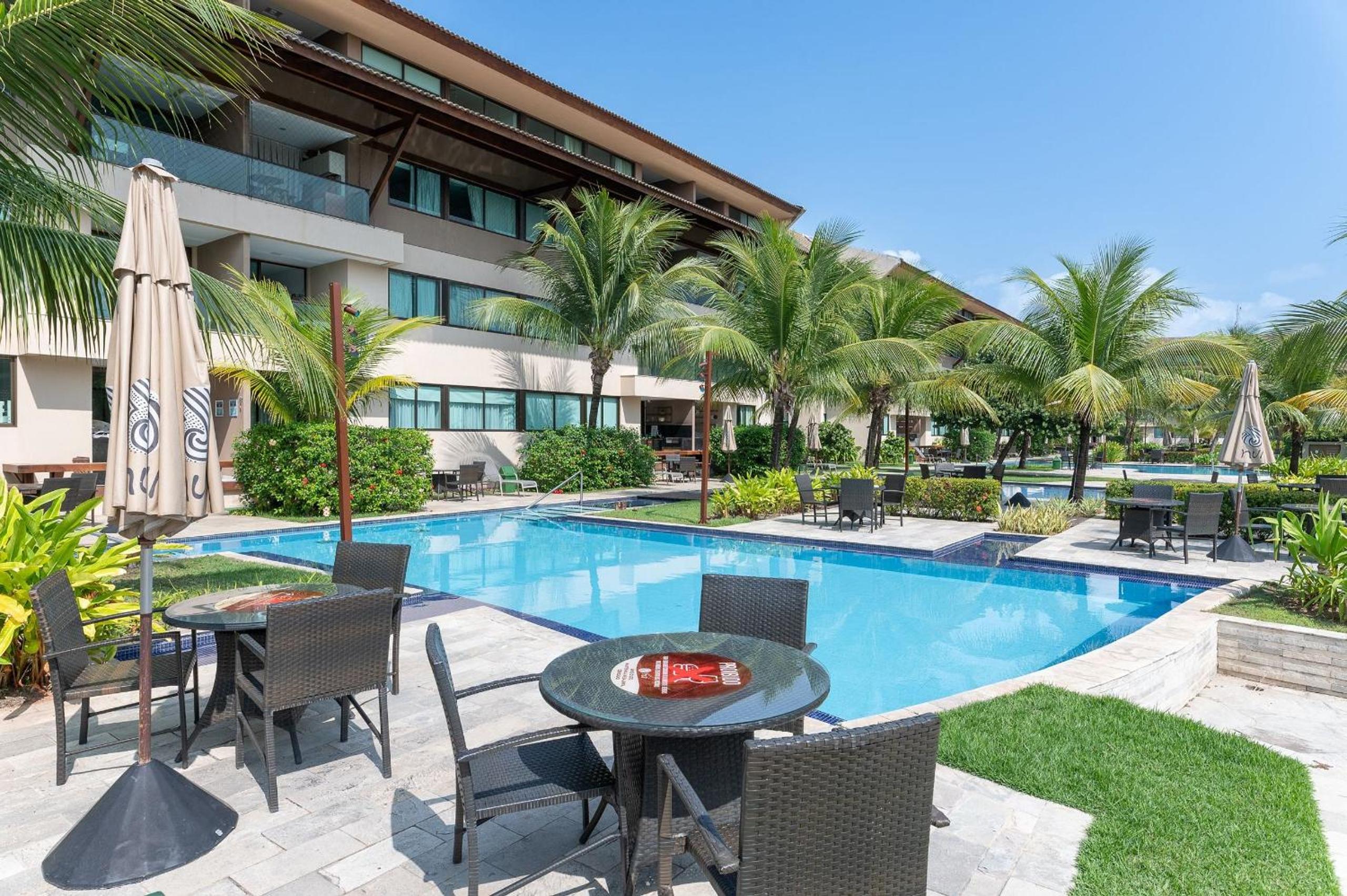 Nui Supreme Beach Living Muro Alto por Brevelar