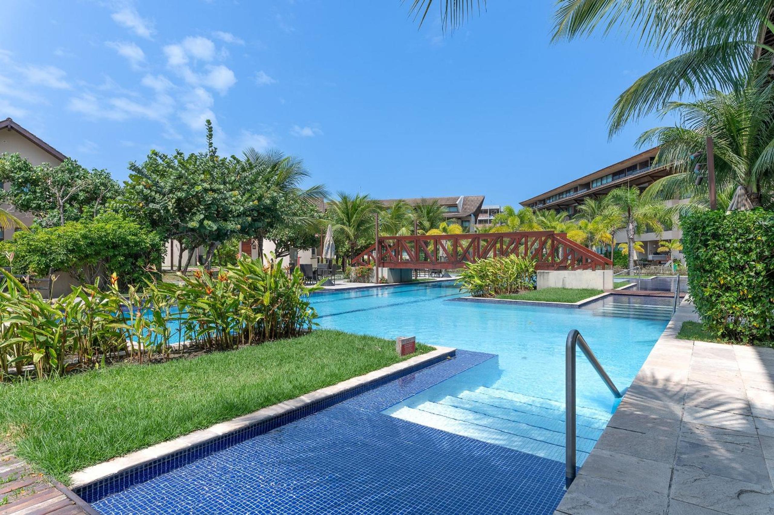 Nui Supreme Beach Living Muro Alto por Brevelar