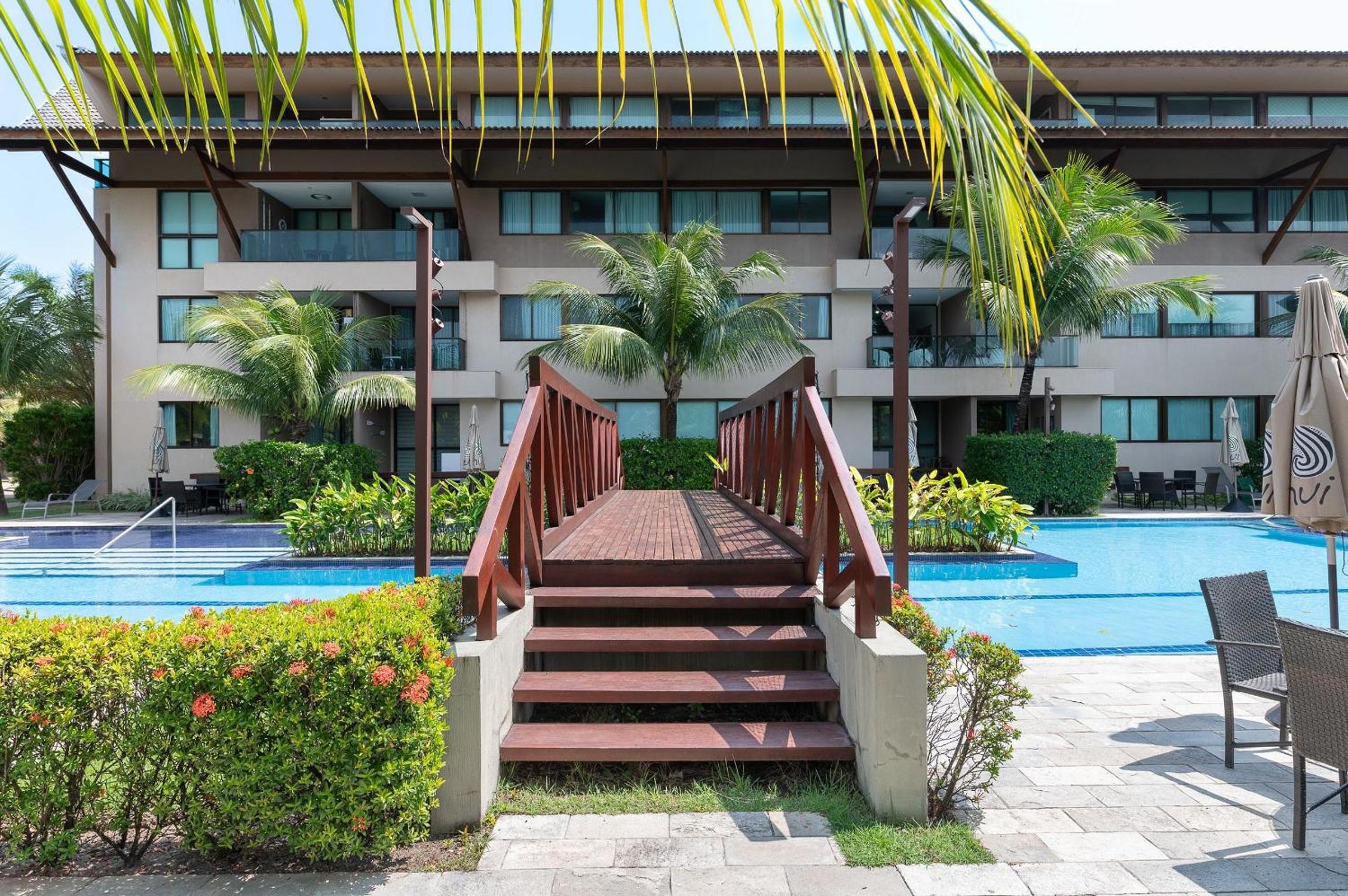 Nui Supreme Beach Living Muro Alto por Brevelar
