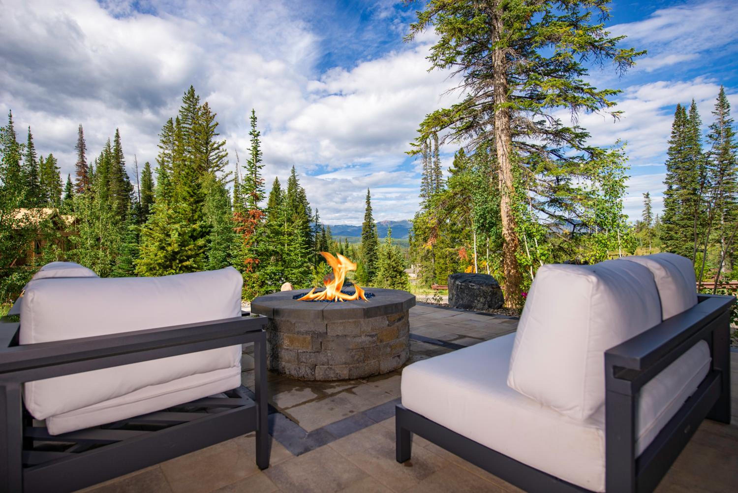 Cloud N9NE Chalet