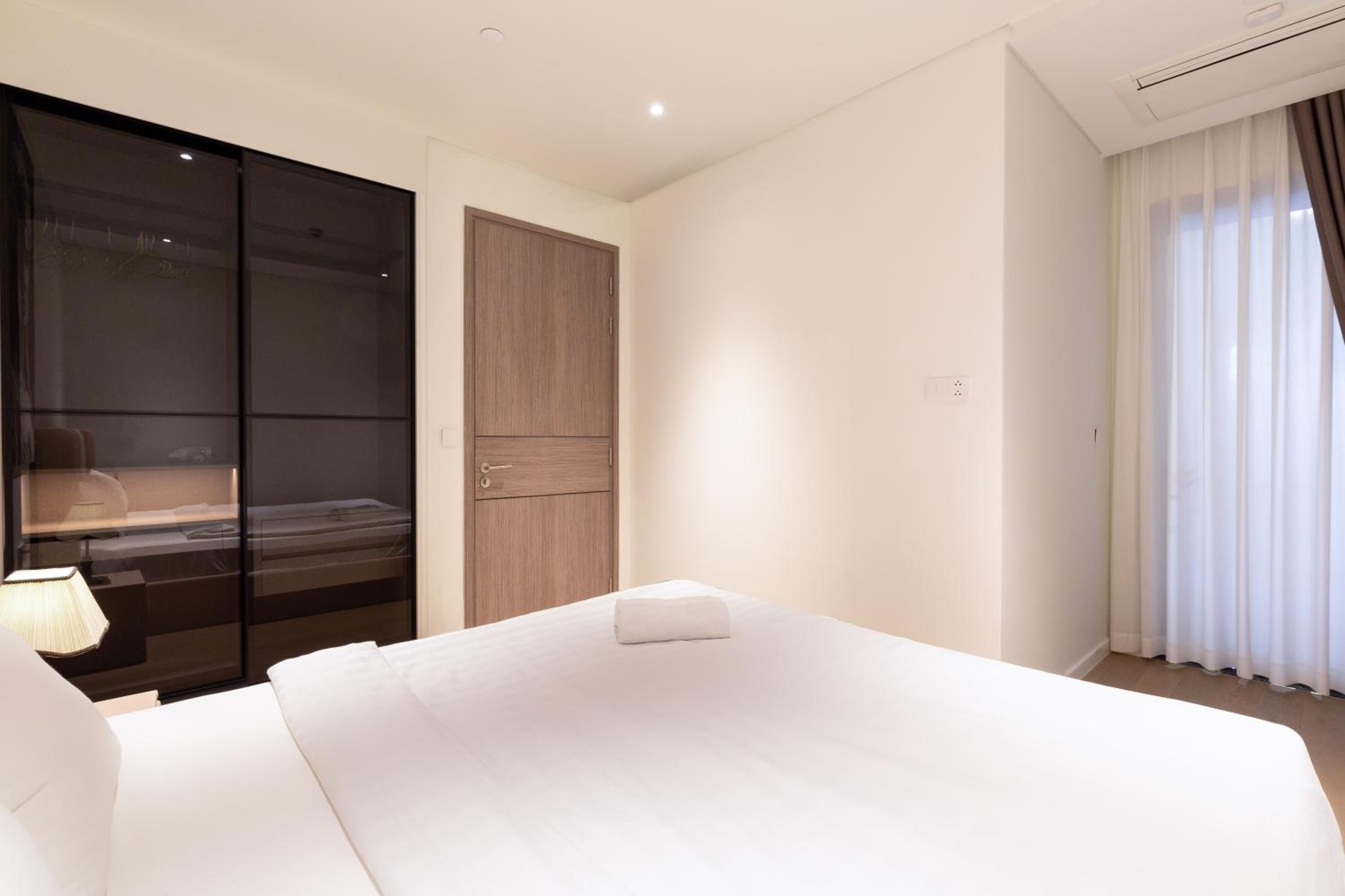 ZO Apartment Opera, Crest, Galleria -Central Saigon -Free POOL-GYM-SAUNA Room-YOGA Room