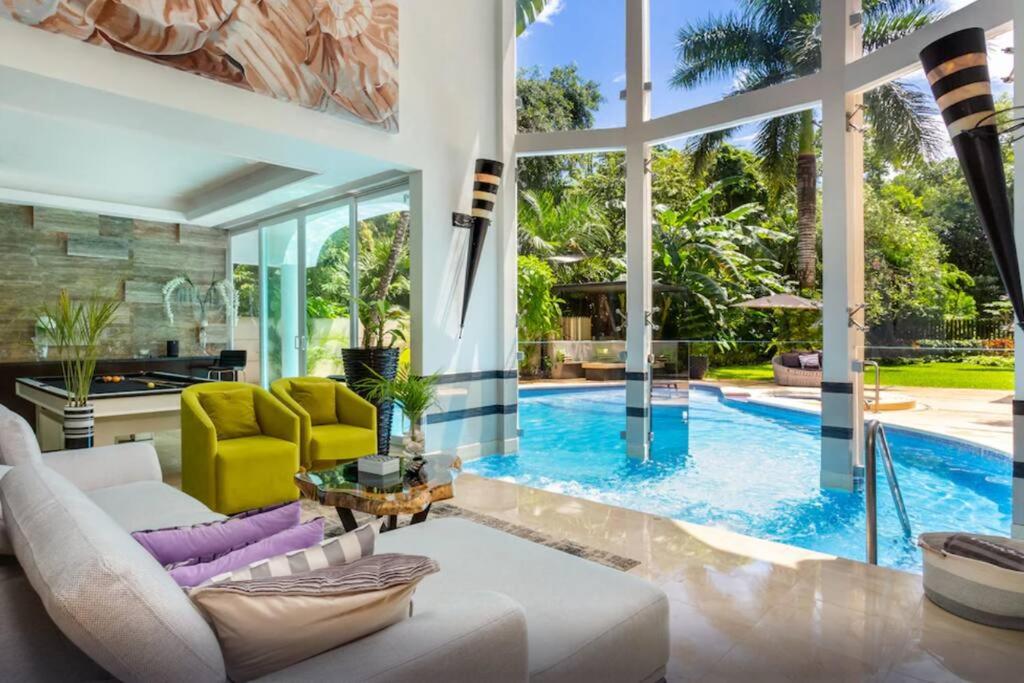 lounge
