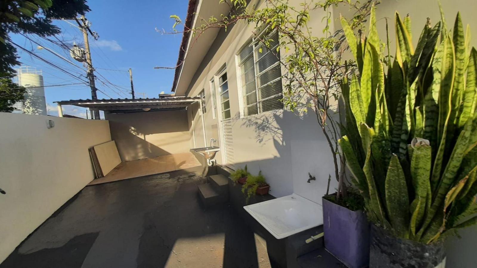 Aconchegante Microcasa Banheiro Privativo e Garagem Compartilhada