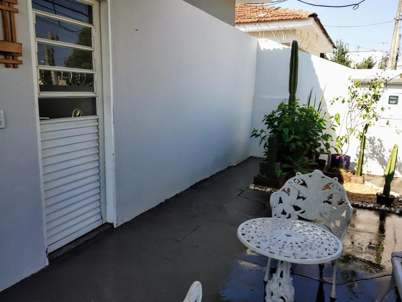 Aconchegante Microcasa Banheiro Privativo e Garagem Compartilhada