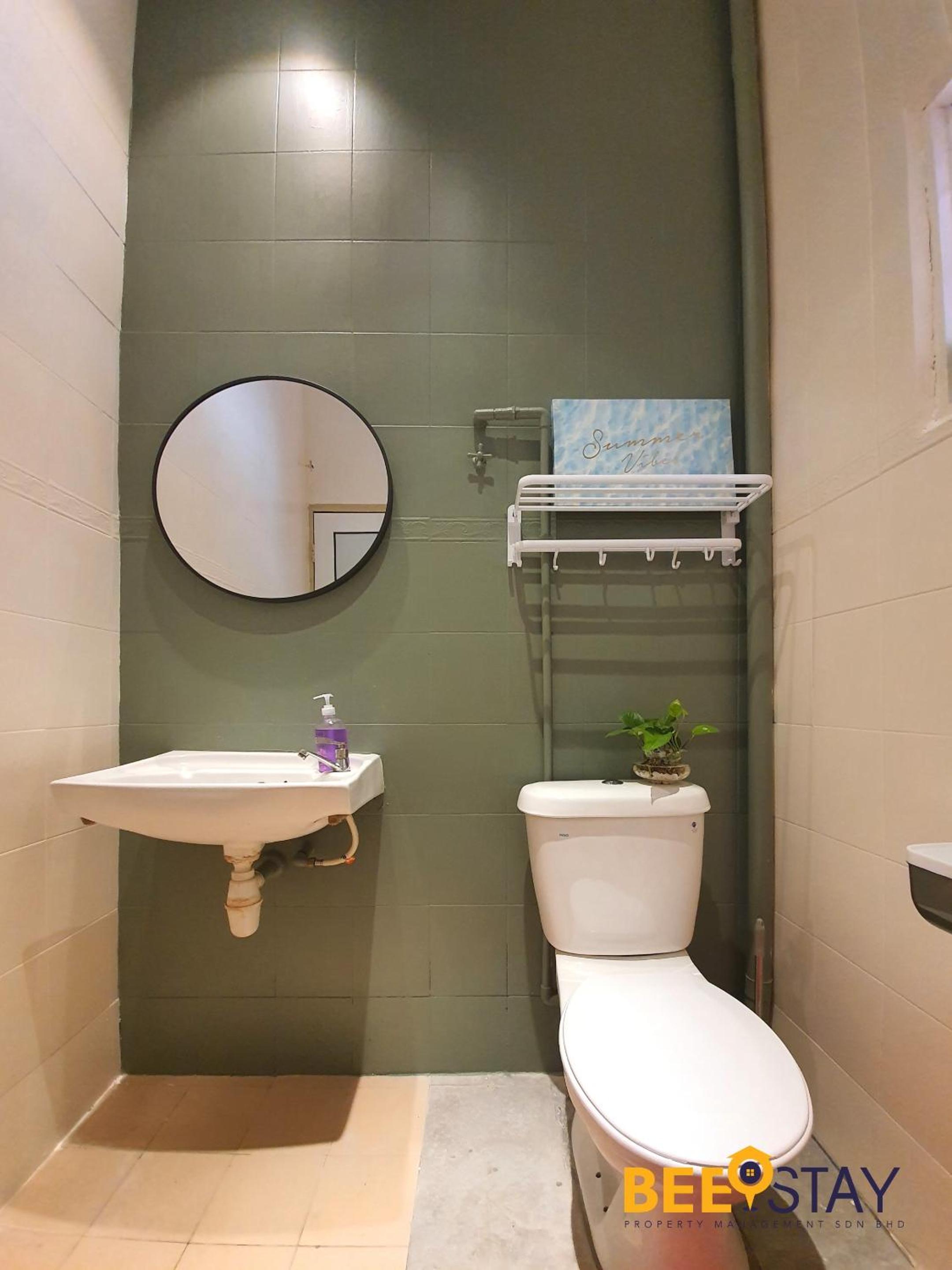 Jenjarom No 32 Modern Cozy Homestay for 4 Pax by Beestay