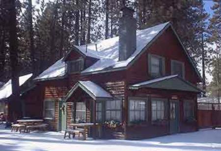 Golden Bear Cottages
