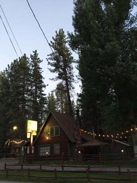 Golden Bear Cottages