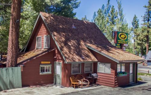 Golden Bear Cottages